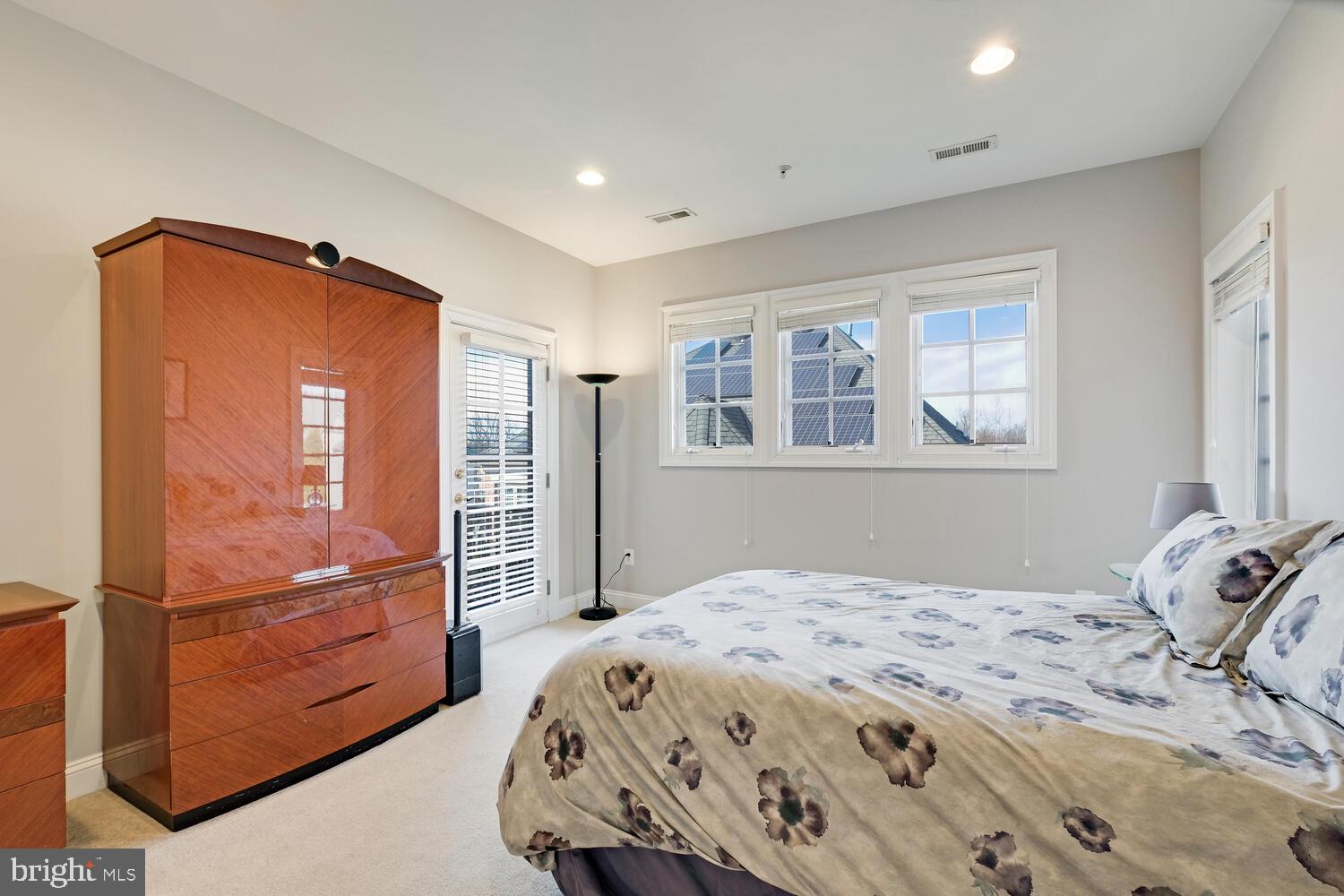 OAKS AT NORTH BETHESDA - Residential