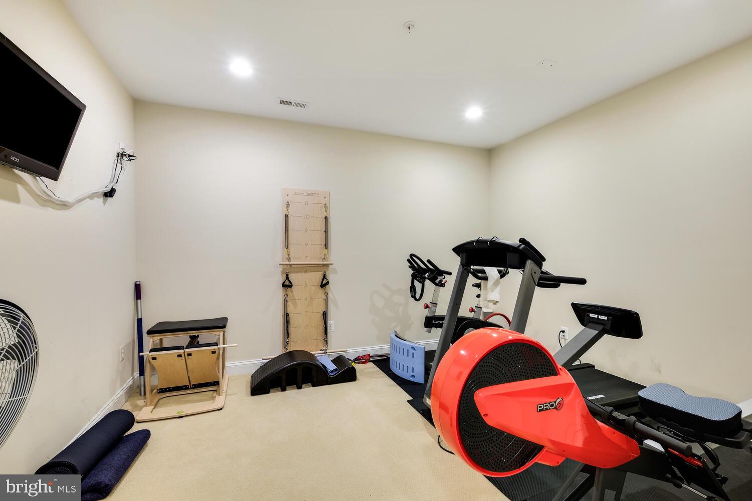 OAKS AT NORTH BETHESDA - Residential