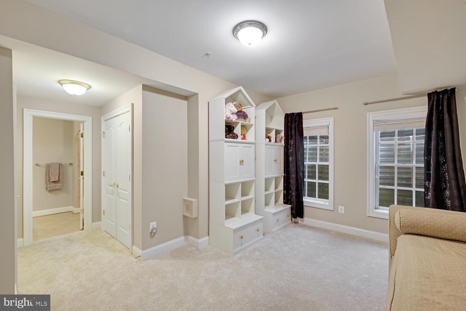 OAKS AT NORTH BETHESDA - Residential