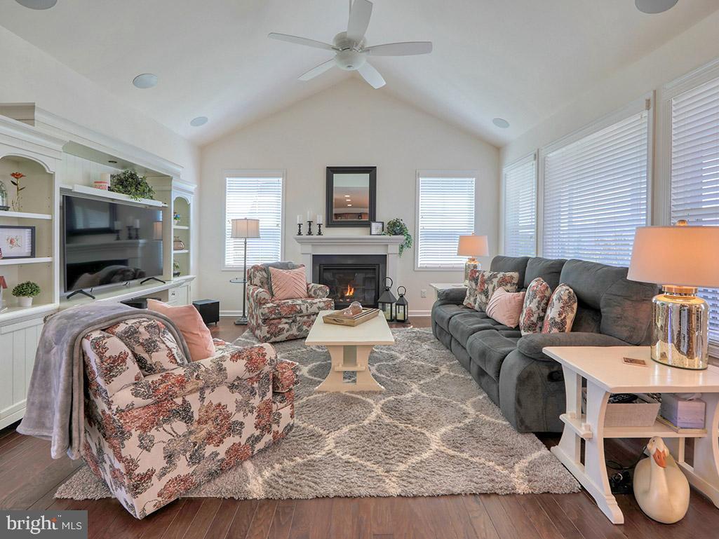 INDEPENDENCE - Residential