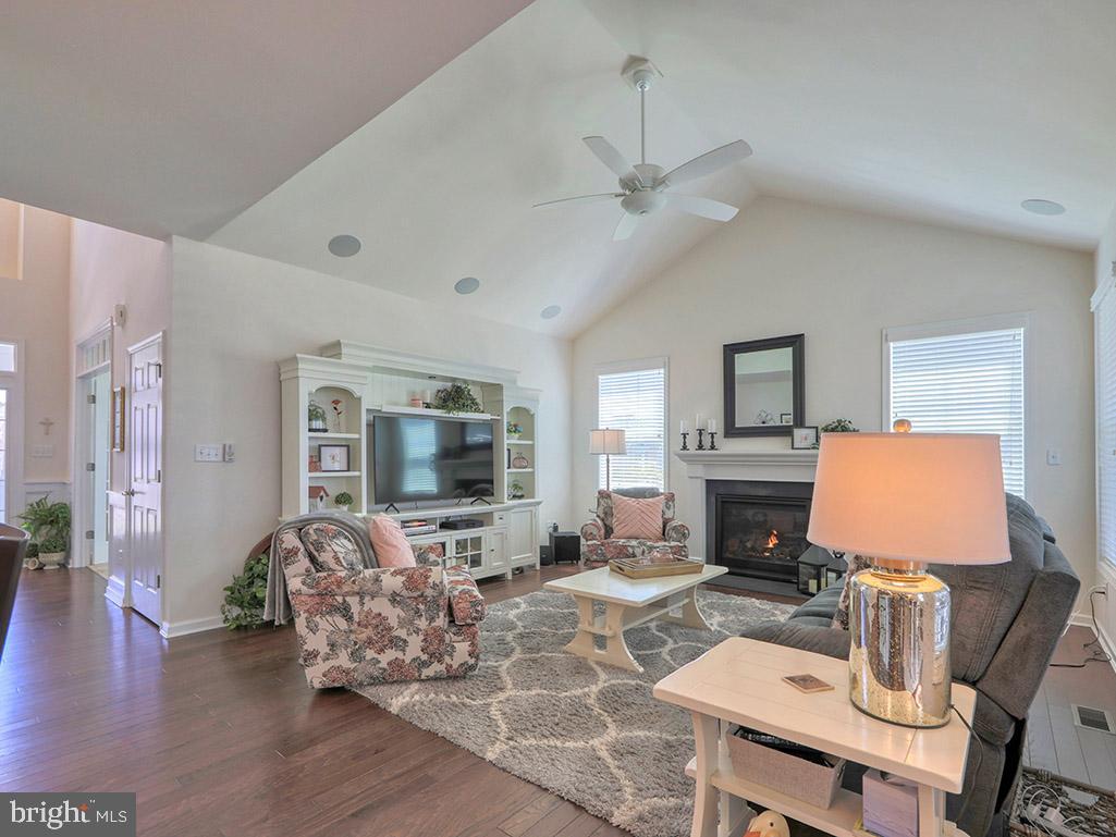 INDEPENDENCE - Residential