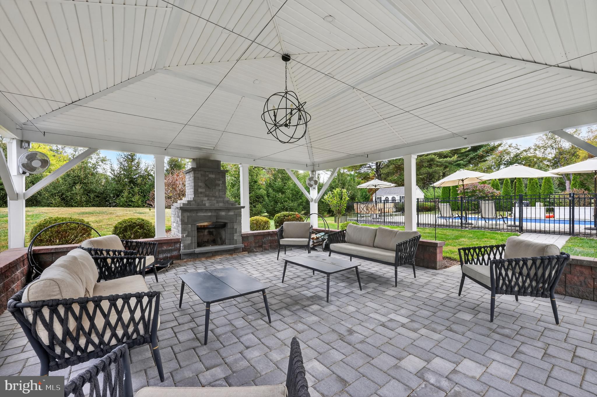 MOUNT EYRE MANOR - Residential