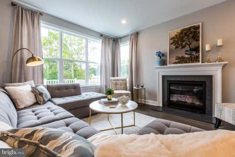Townhouse For Sale - 135 Foragers Lane<br/> KENNETT SQUARE, PA 19348