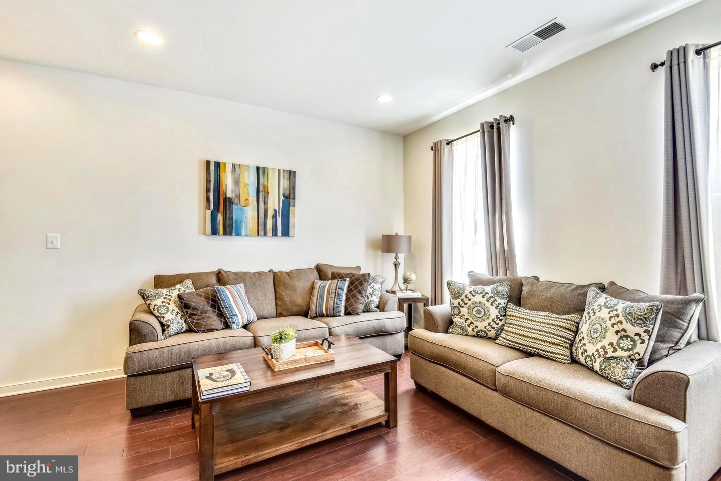 EAST GATE - Residential Lease