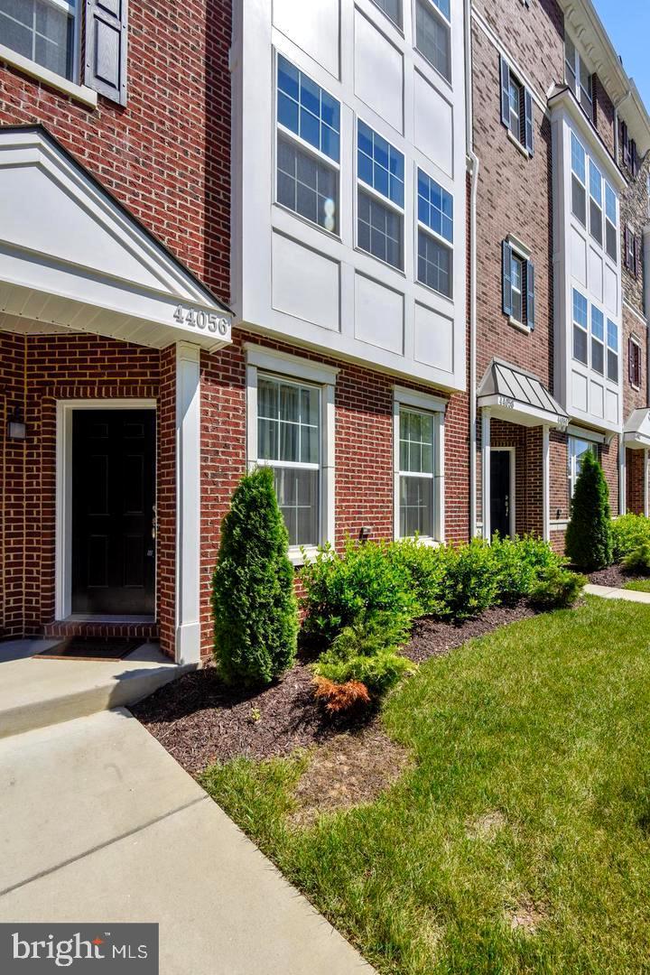 EAST GATE - Residential Lease