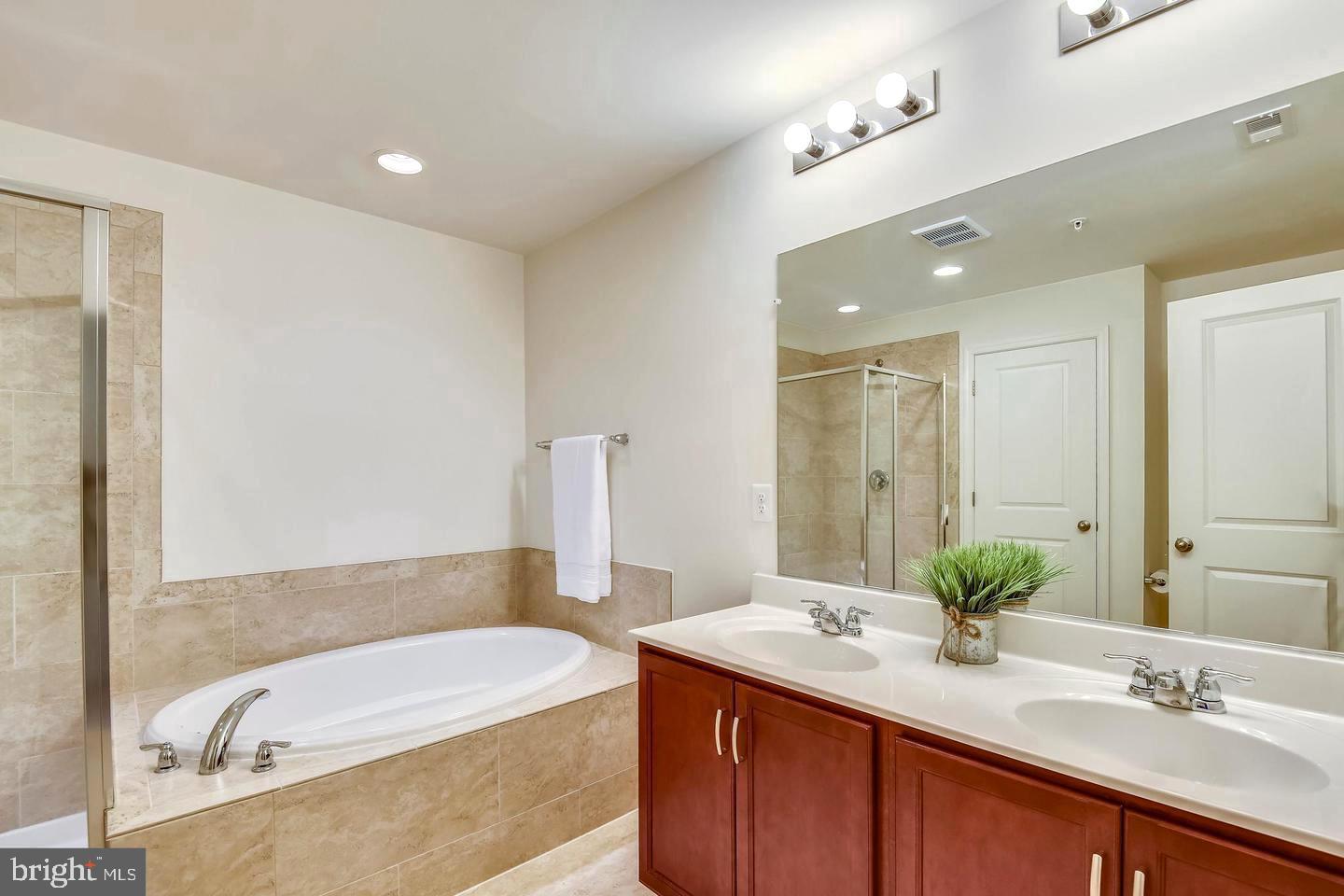 EAST GATE - Residential Lease