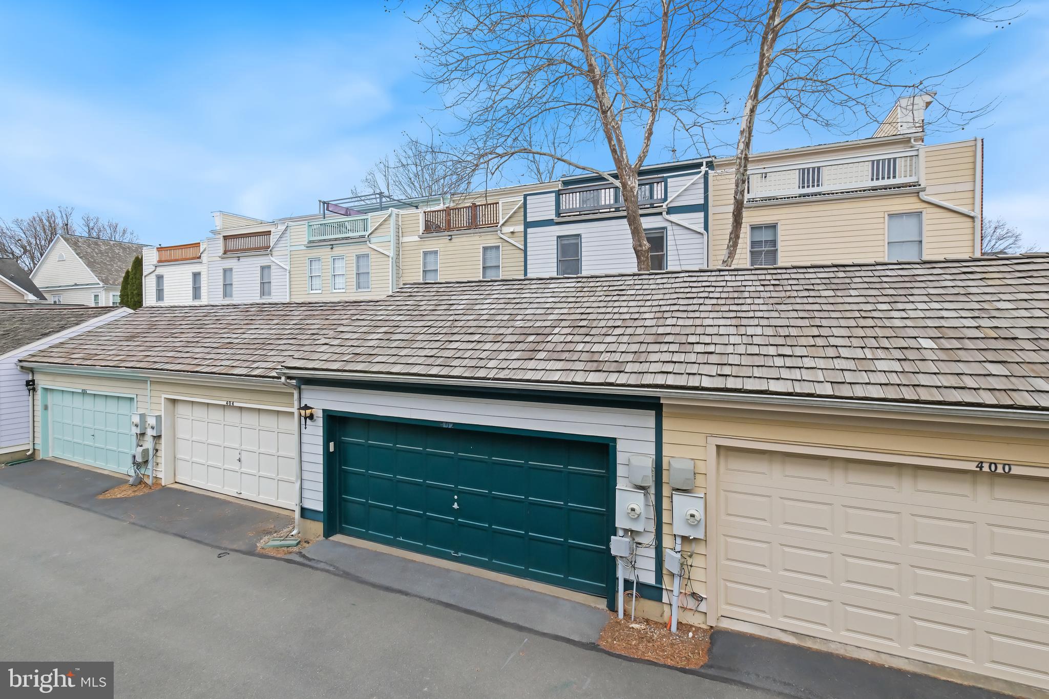 LAKELANDS - Residential