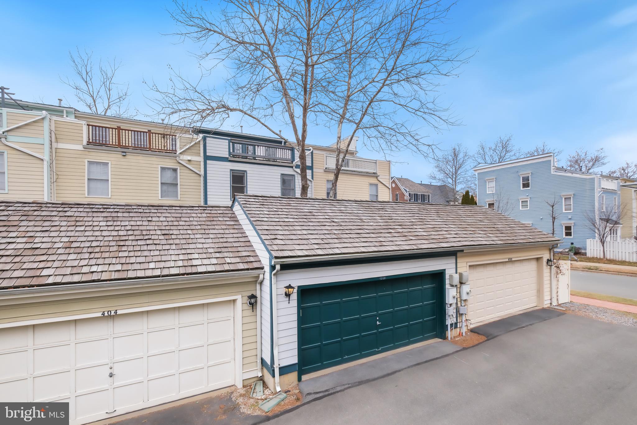 LAKELANDS - Residential