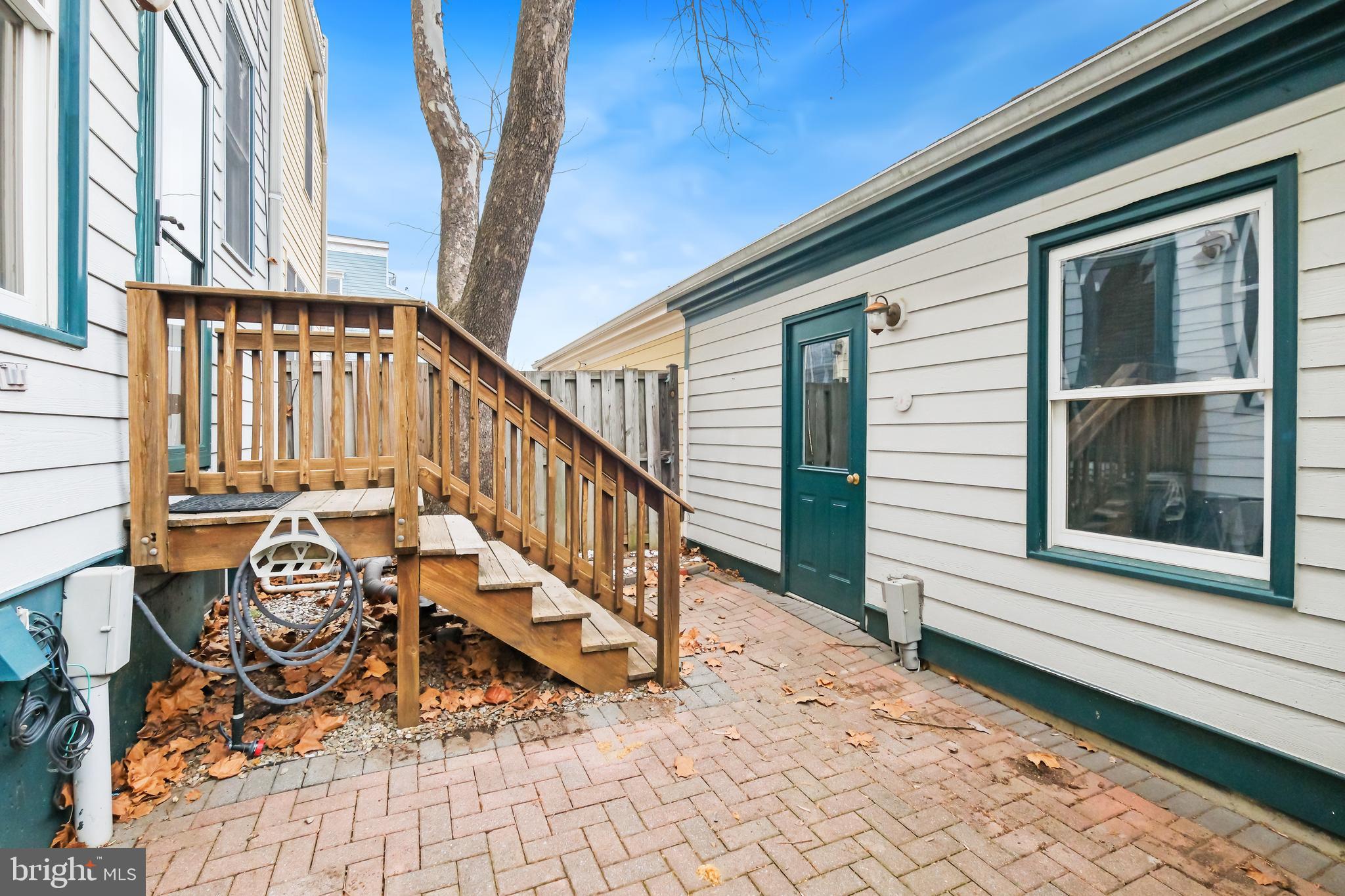 LAKELANDS - Residential