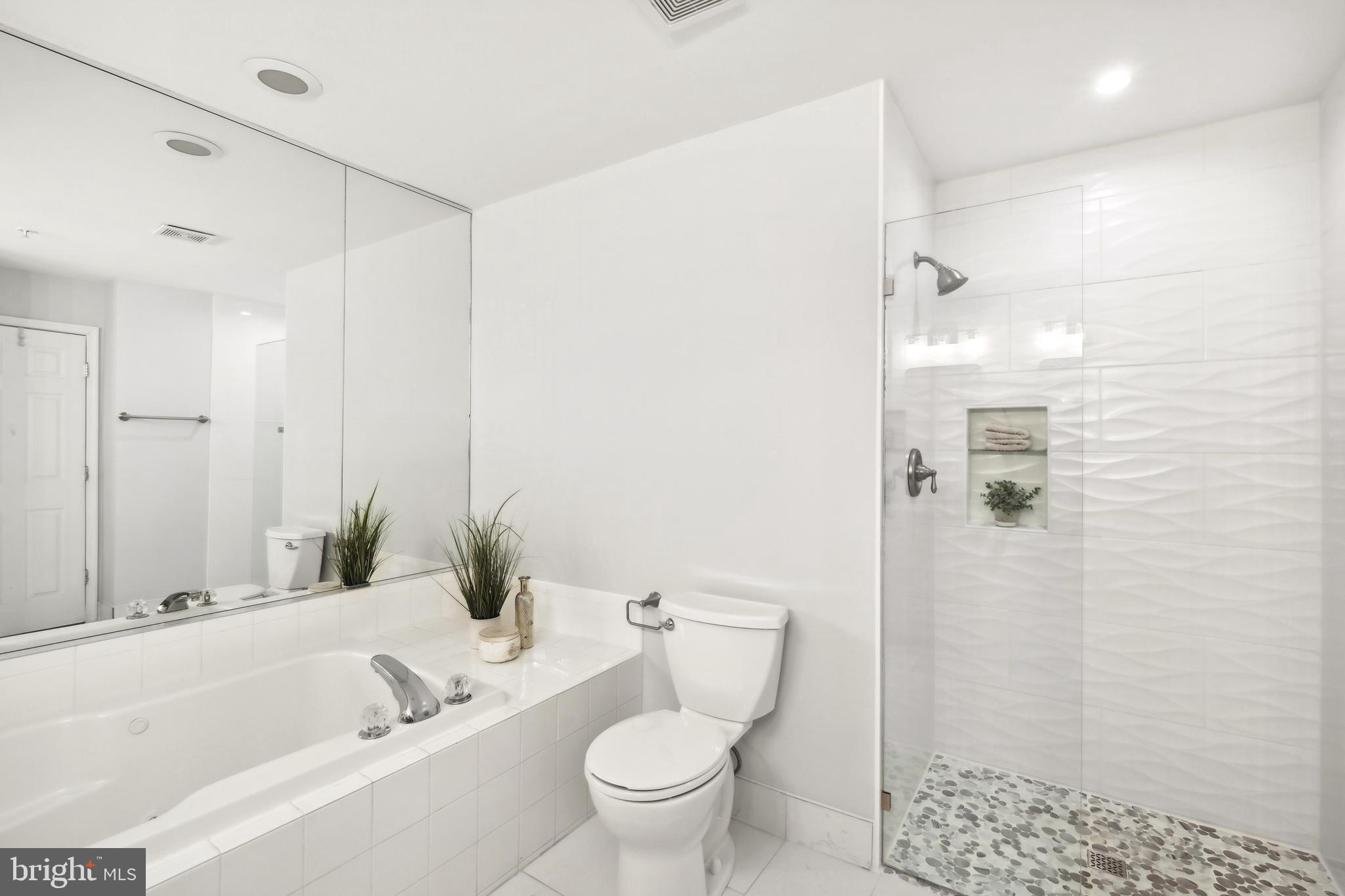 LAKELANDS - Residential