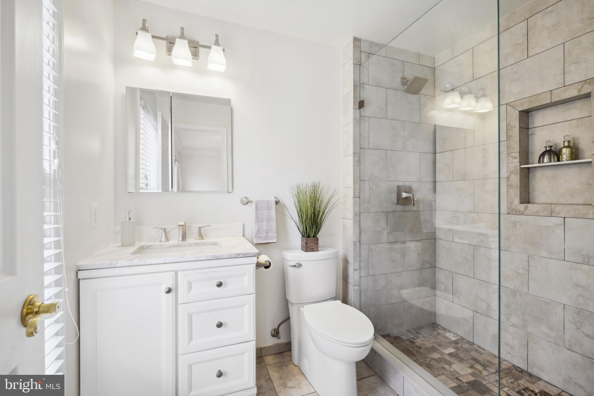 LAKELANDS - Residential