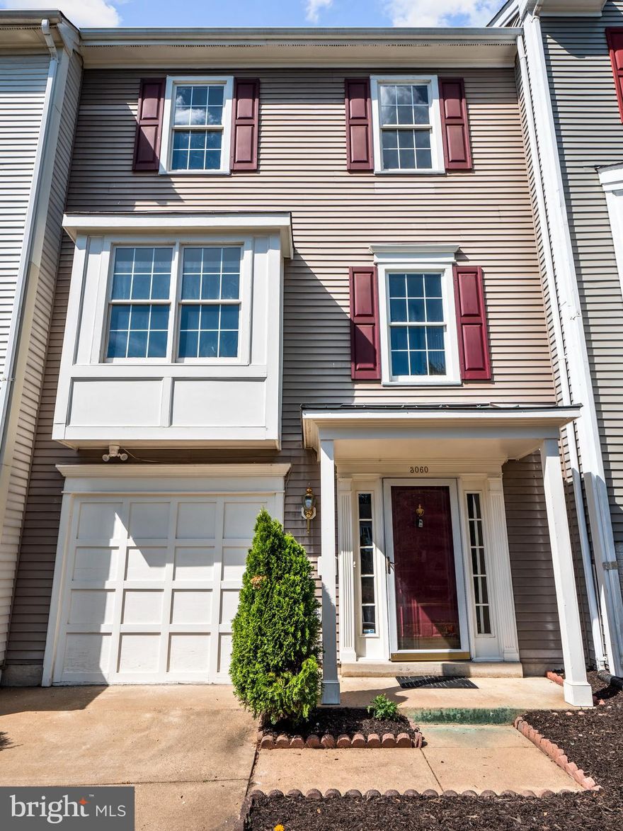 Welcome home to this beautiful stunning 2,000+ sq ft the original MODEL HOME  in Wayside Village! Completely remodeled top to bottom, new carpet in the upper level designer paint throughout beautiful hardwood floors.  Kitchen fully remodeled, new appliances, granite counter tops. The whole house is a master piece with many details that are original, crown molding vaulted ceilings many. This home offers over 2000 sf of living space on three levels.  This town home offers a spacious layout through-out. Main level has beautiful hardwood floor with large and elegant Living and Dining Areas and plenty of natural light. On this level you will also find the Powder Room, and the renovated Kitchen, that leads to a nice size deck overlooking trees. The upper Level has 3 Bedrooms and 2 full Baths. The Owner's Suite has ample closet space and a luxurious Bath with separate Shower and Soaking Tub. Entry level has a library/den area that connects with other room that can be used a guest bedroom with full bathroom.  New laminate flooring on main and lower levels.
Fantastic location convenient access to I-95, Route 1. Neighborhood is great! It is close to I-95, shopping, restaurants, Quantico Marine base, soon to be ready VRE, and the town center. Professional Photos will be up Wednesday 6/30 Open House Saturday 7/3/21-  1-4pm and Monday 7/5/21 -1-4pm