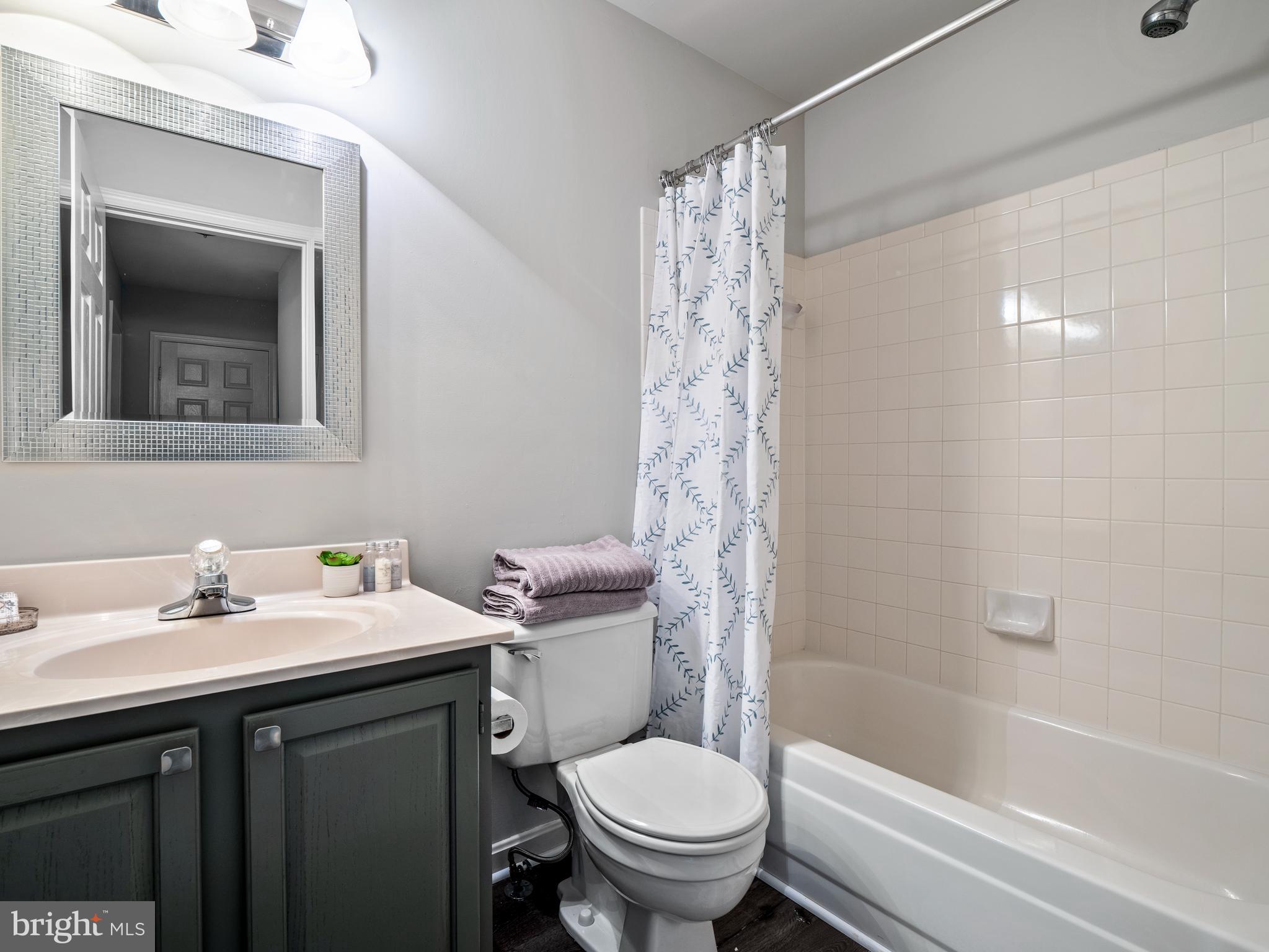 WAYSIDE VILLAGE - Residential