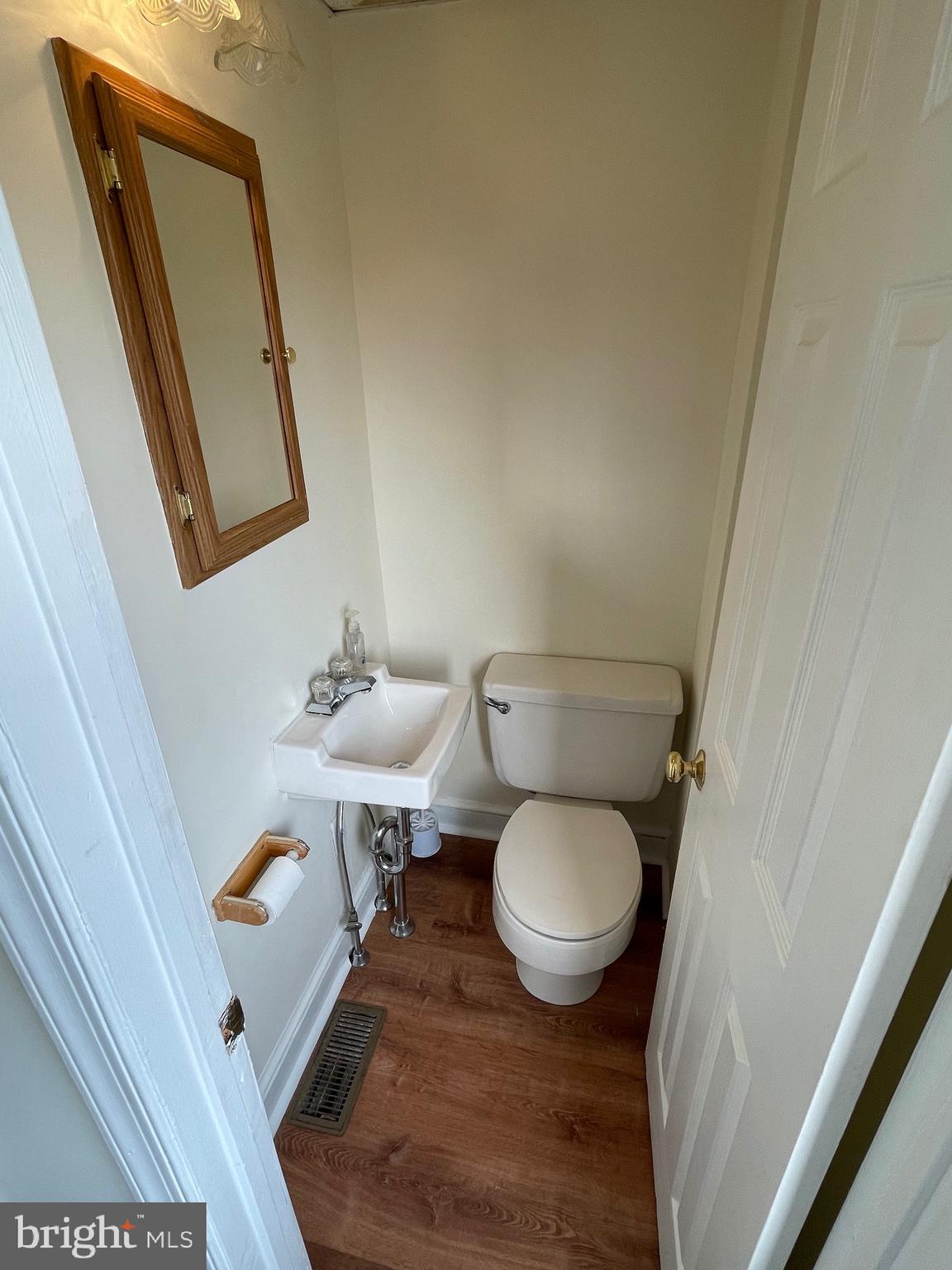 LENOLA - Residential Lease