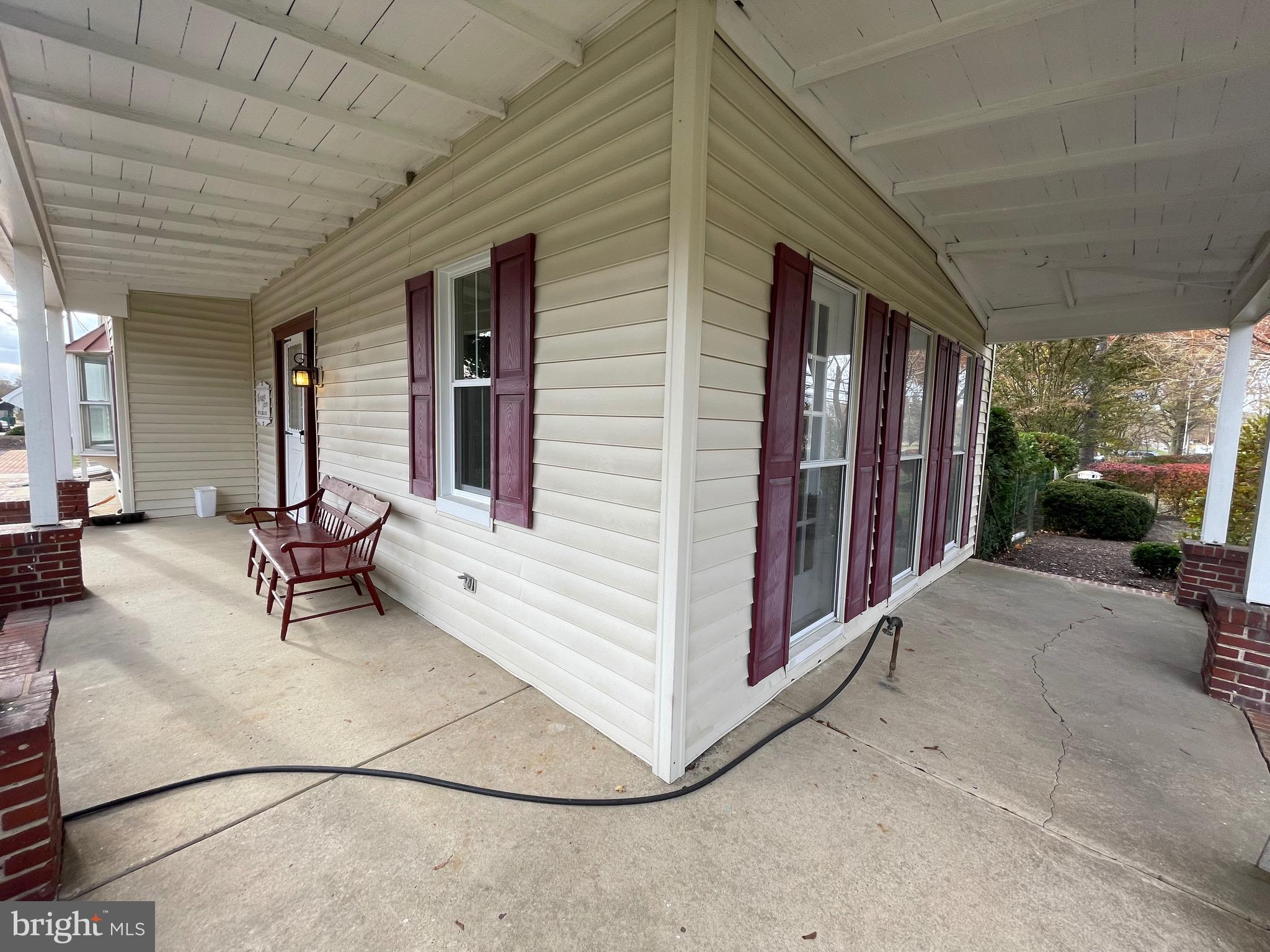 LENOLA - Residential Lease