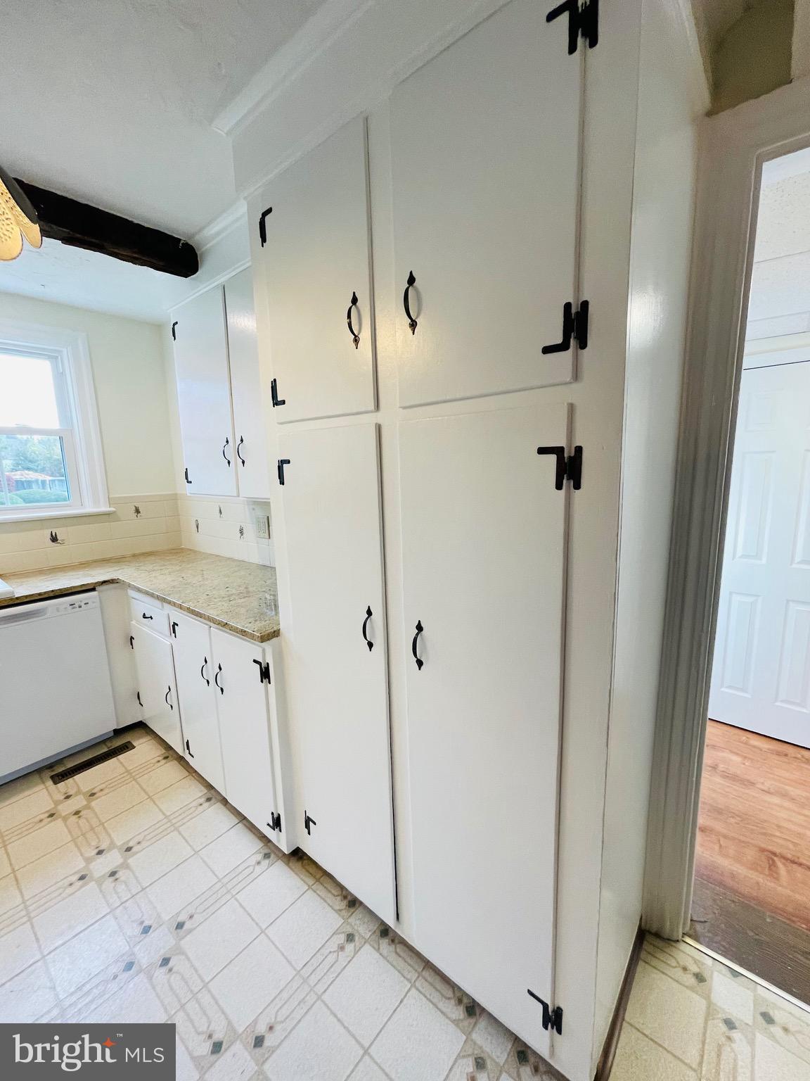 LENOLA - Residential Lease