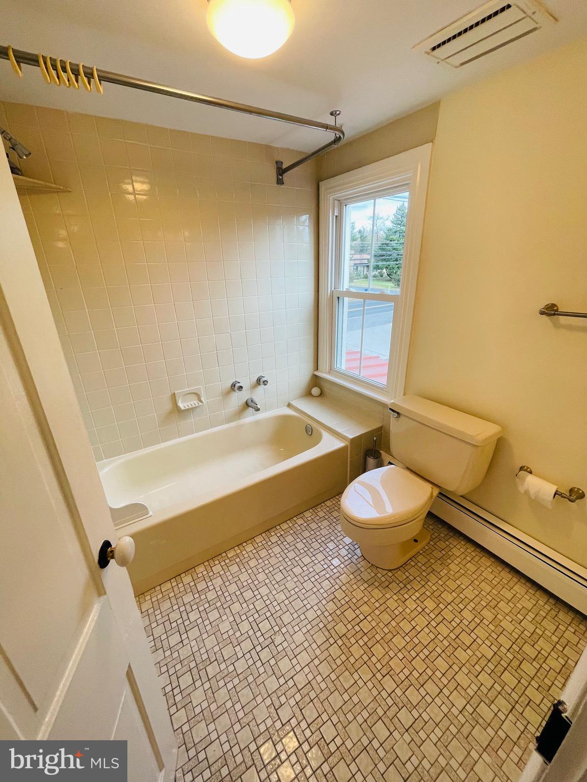 LENOLA - Residential Lease