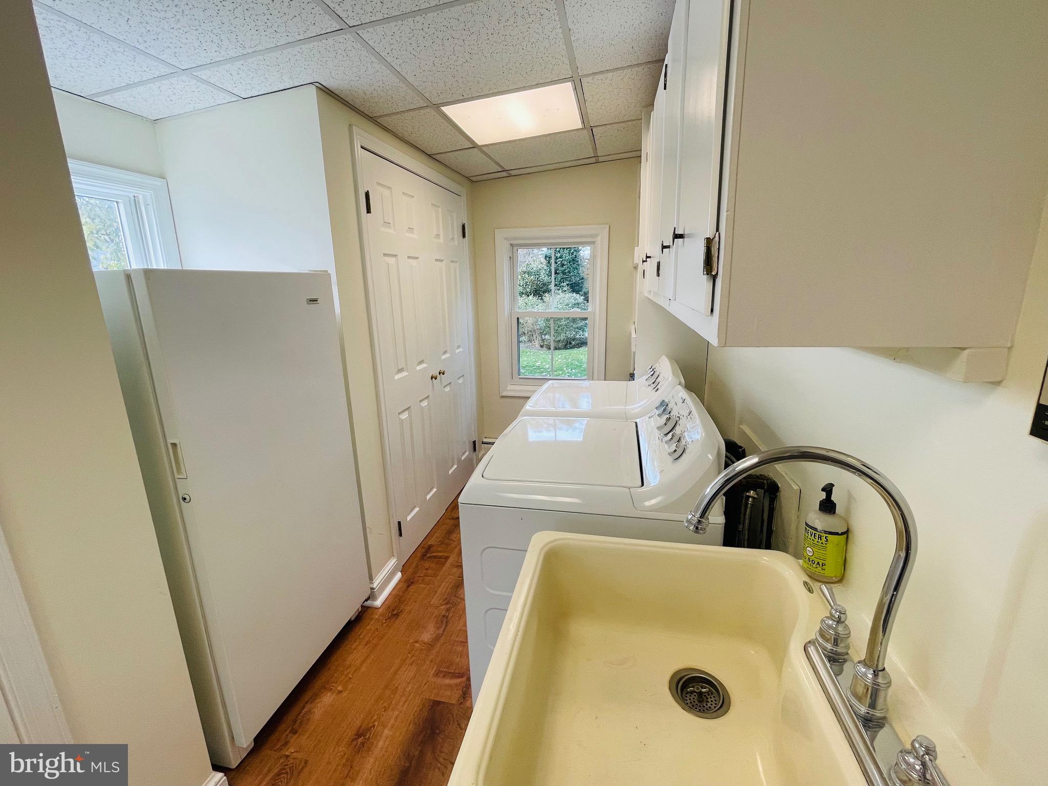 LENOLA - Residential Lease