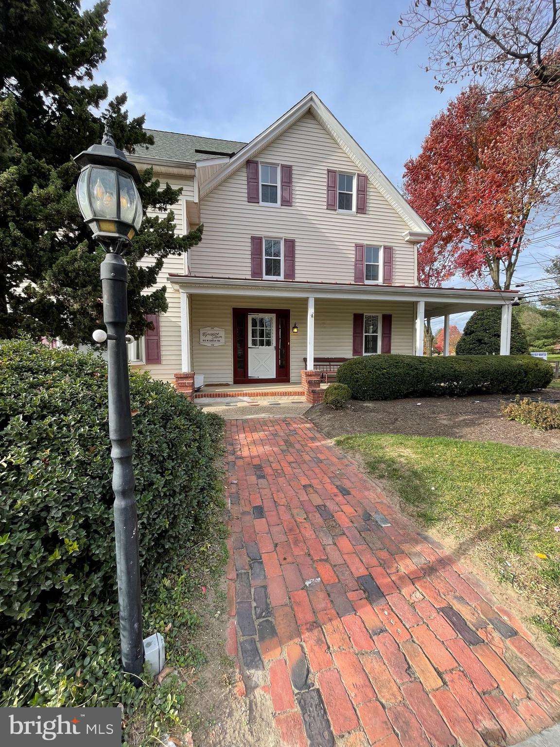 LENOLA - Residential Lease