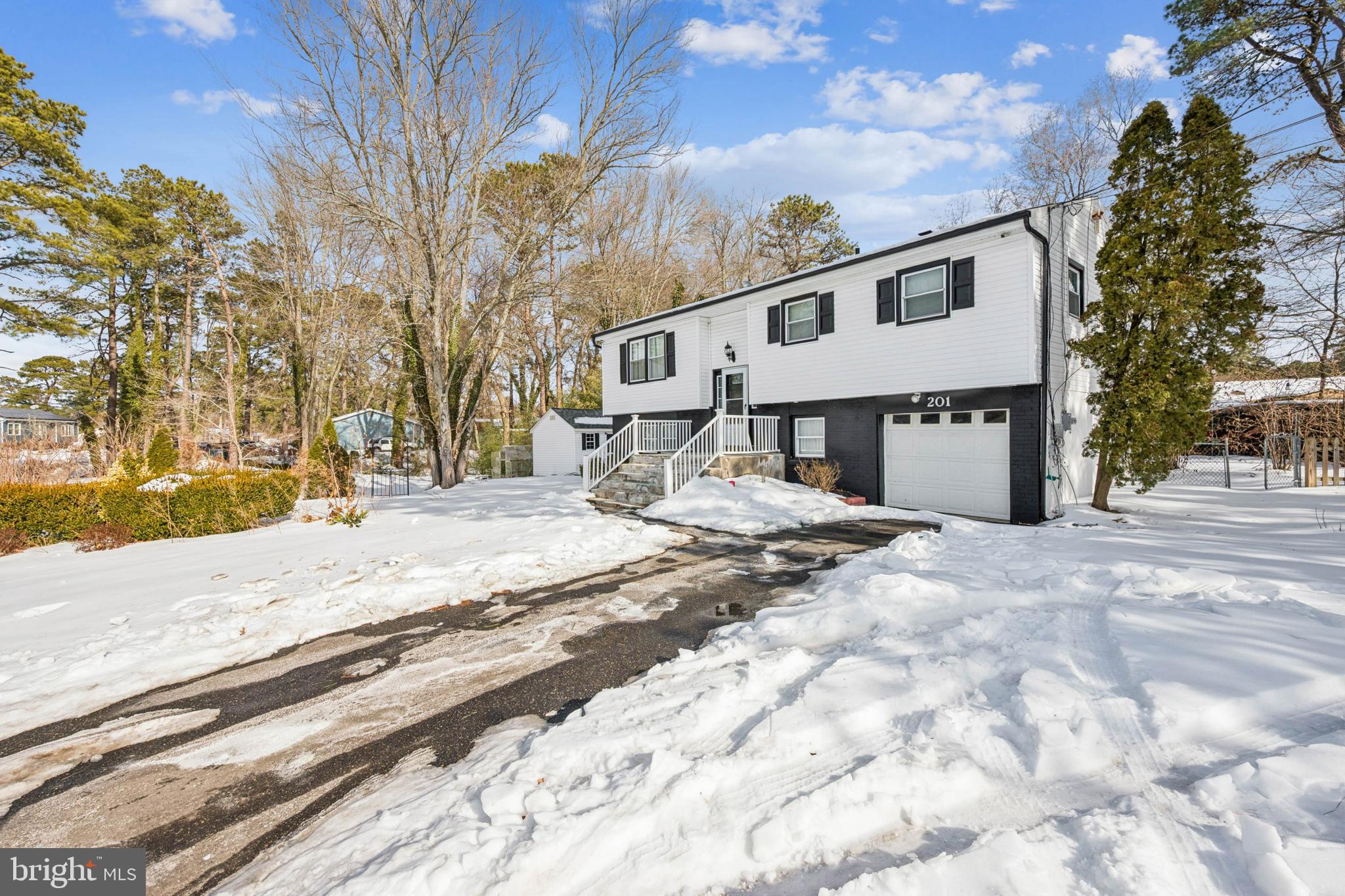 201 MANAHAWKIN TRAIL