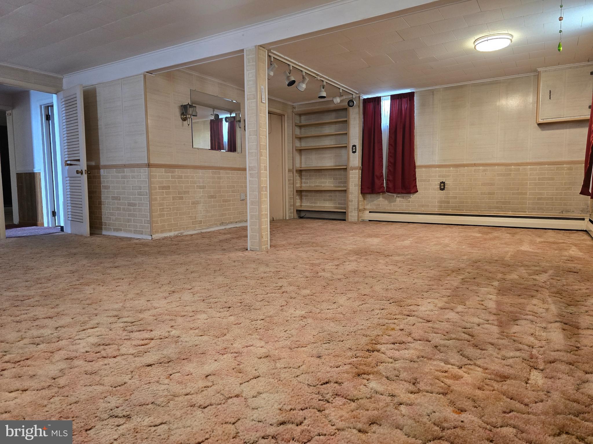 FRANKLIN SQUARE - Residential