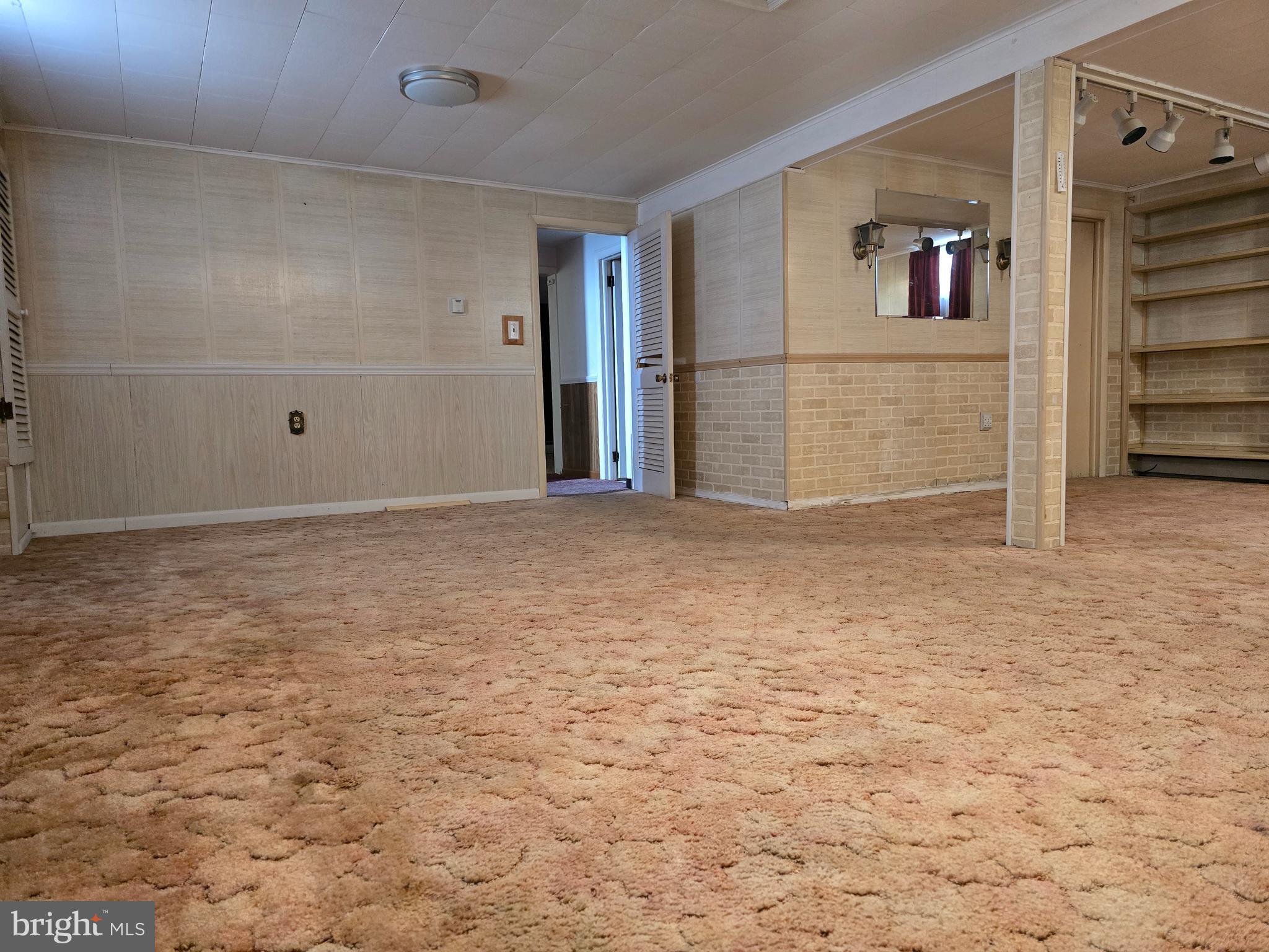 FRANKLIN SQUARE - Residential