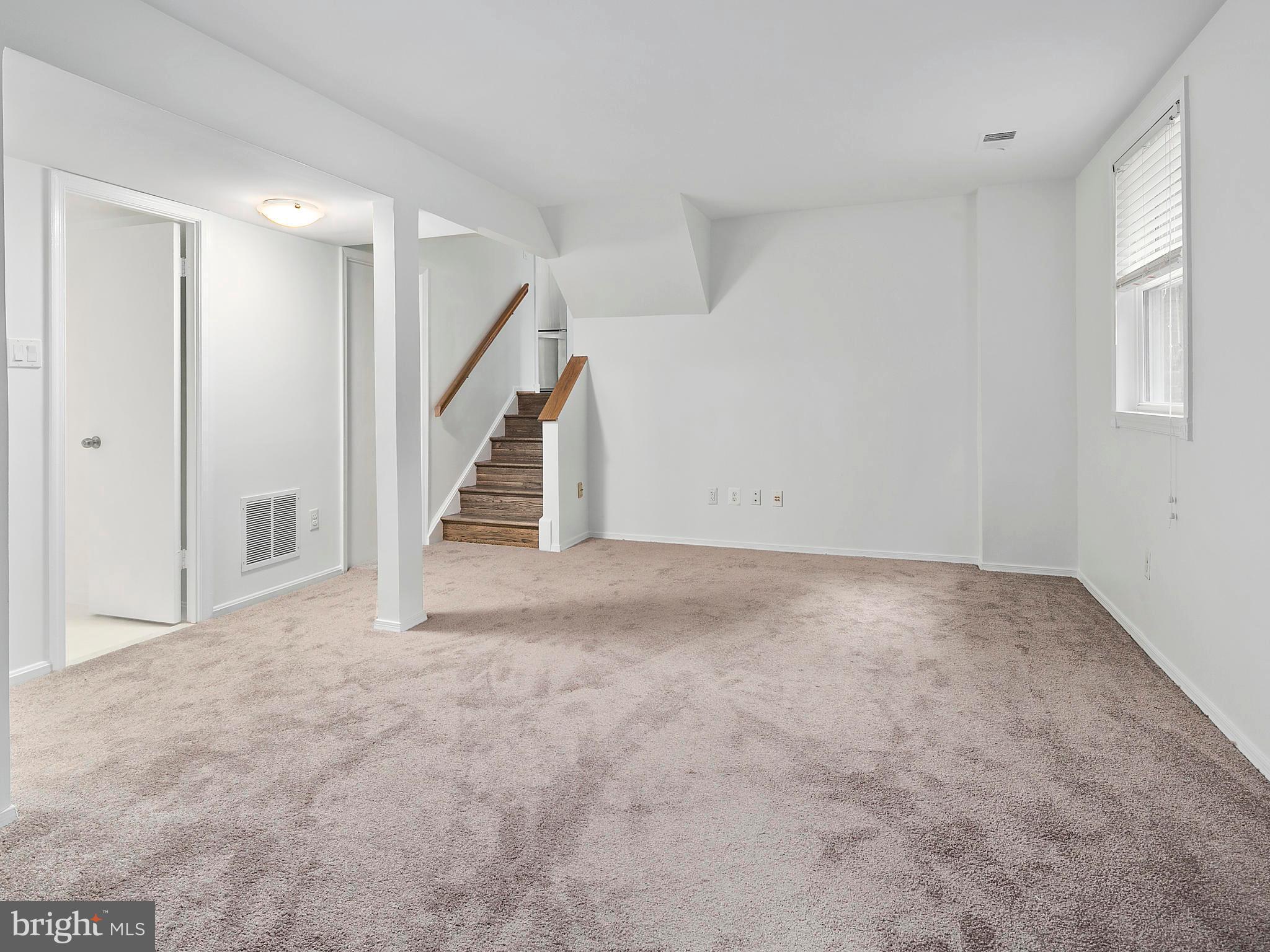 FOX MILL ESTATES - Residential