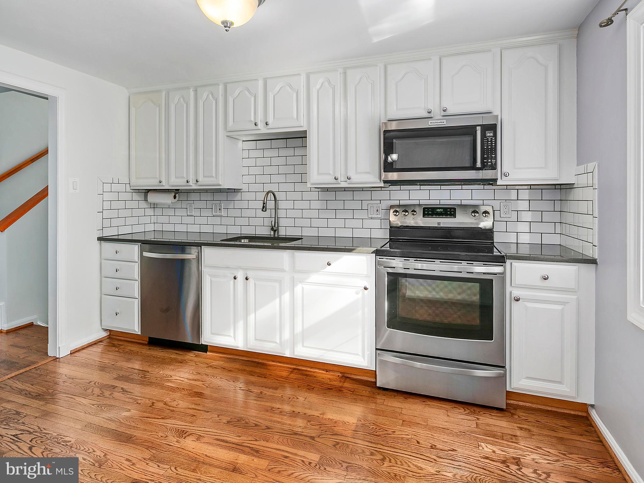 FOX MILL ESTATES - Residential