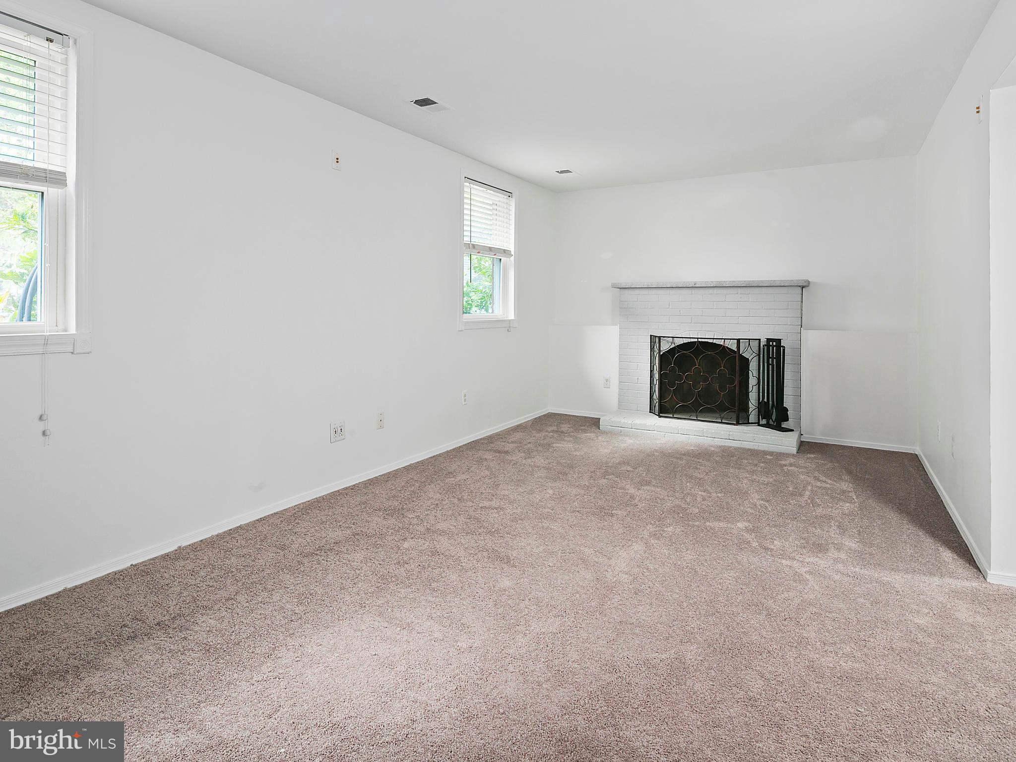 FOX MILL ESTATES - Residential