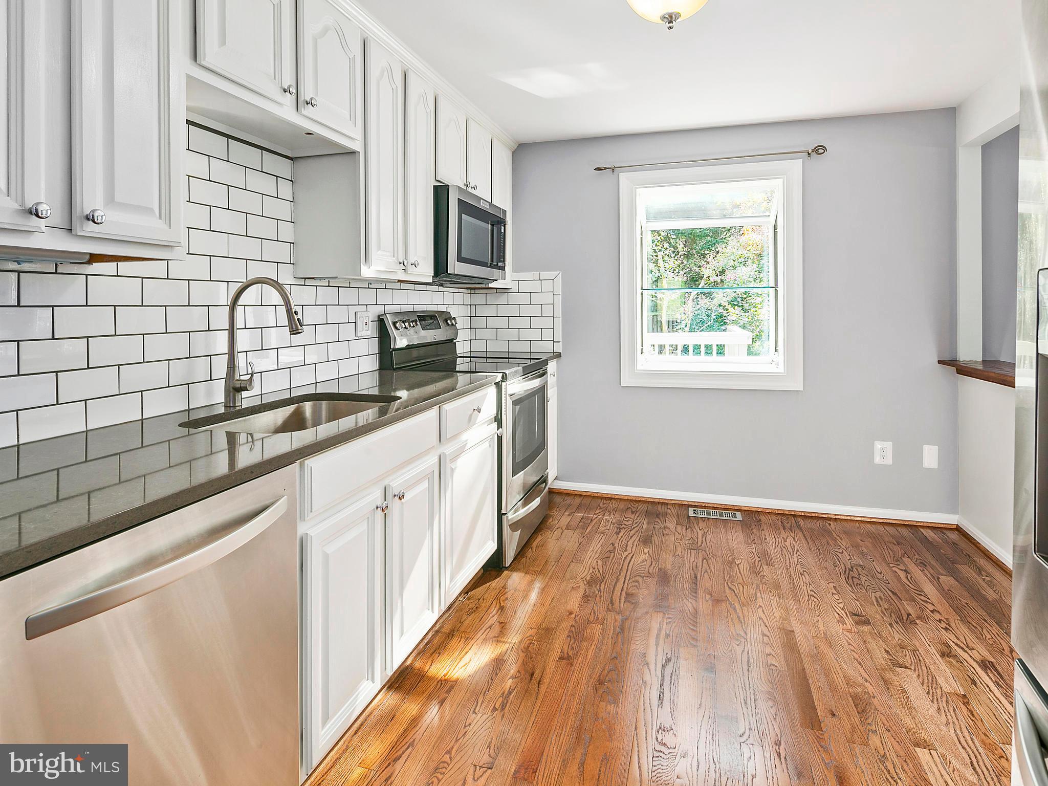 FOX MILL ESTATES - Residential