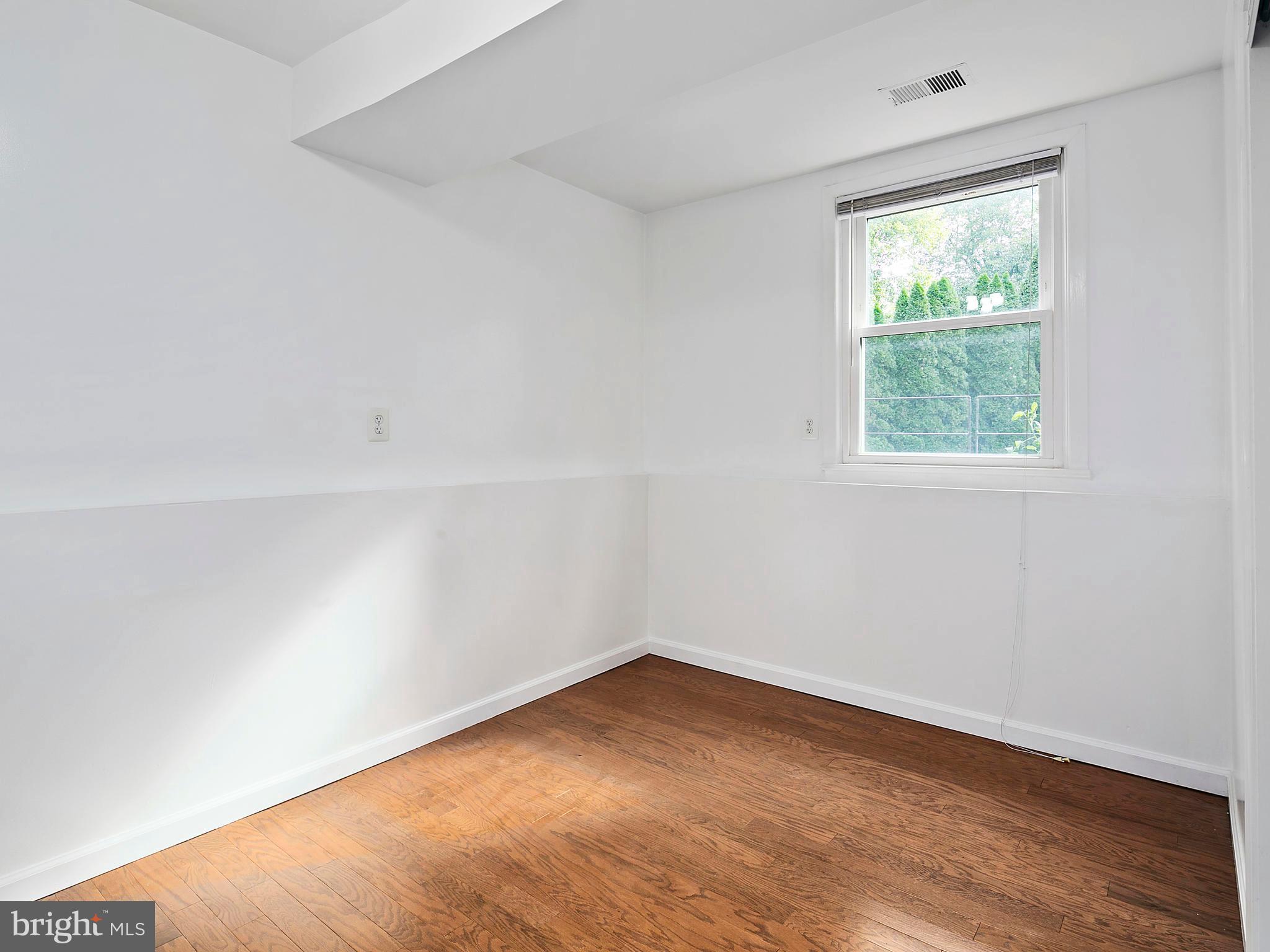 FOX MILL ESTATES - Residential