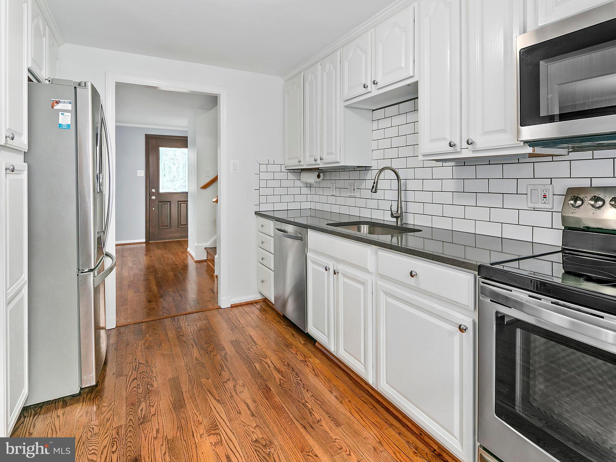 FOX MILL ESTATES - Residential