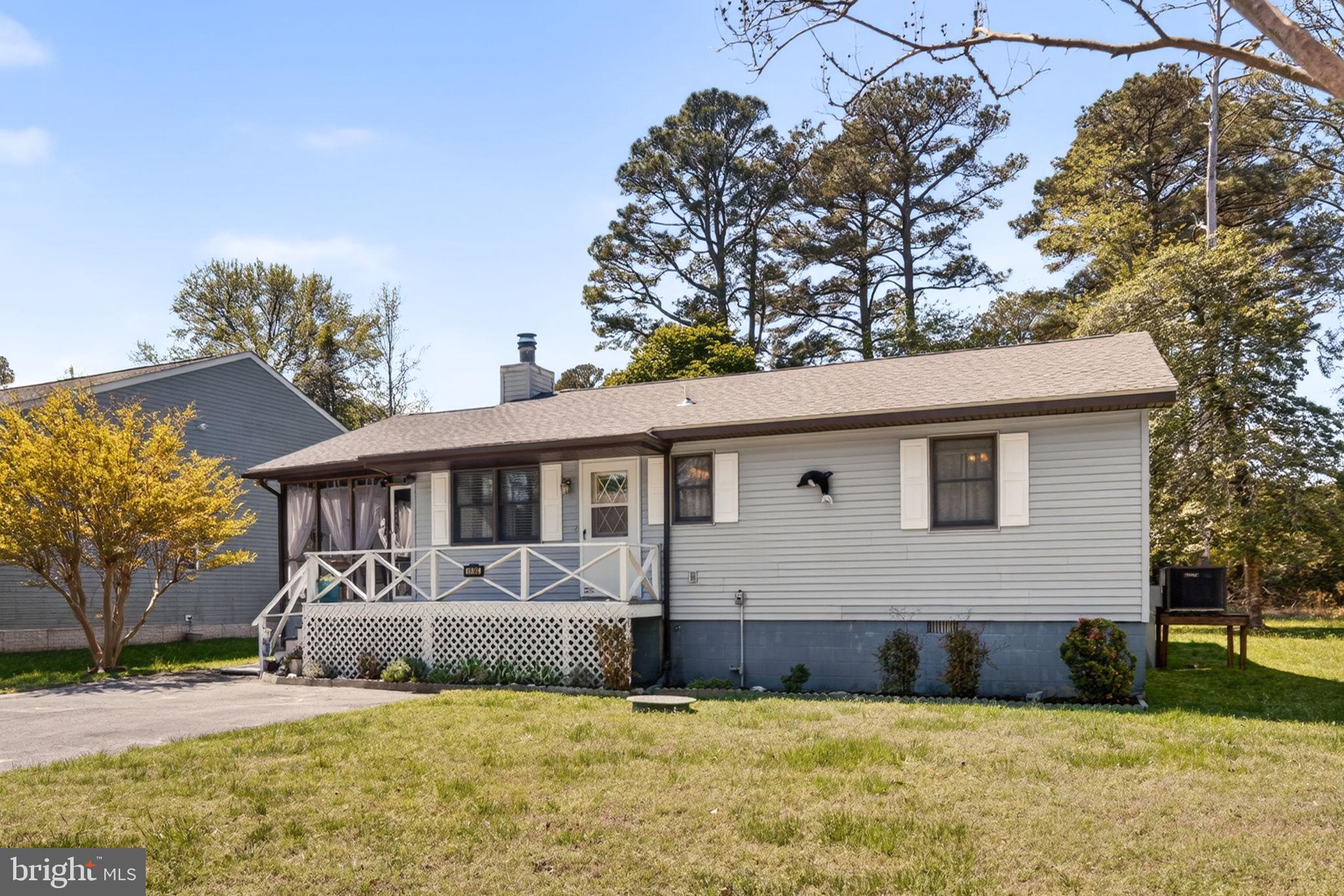 CAPTAIN'S COVE - Residential