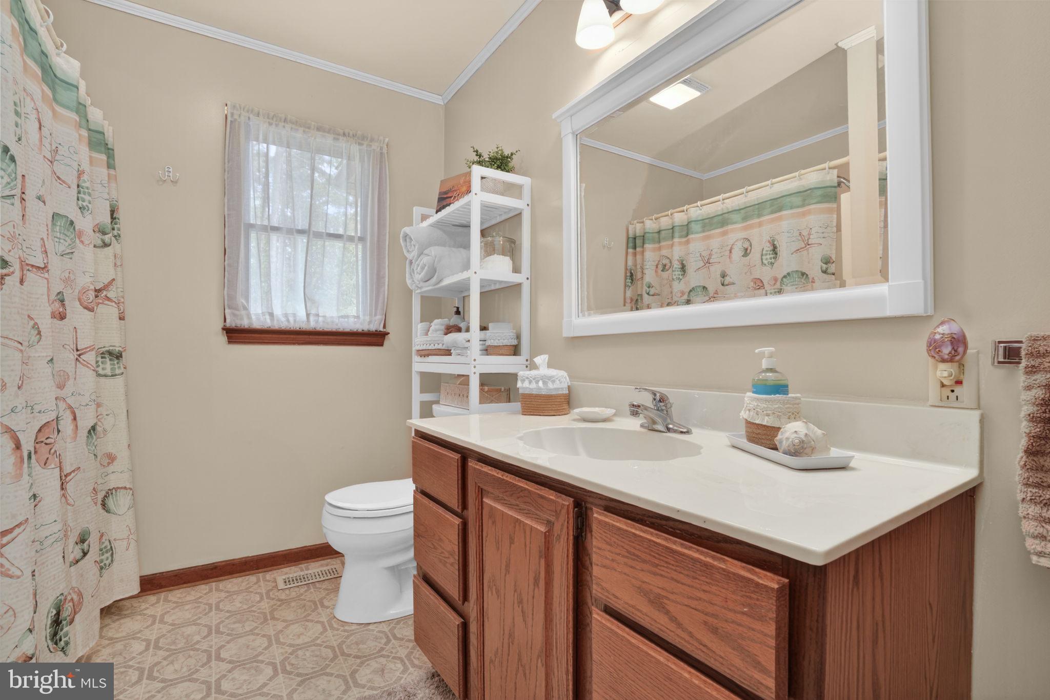 CAPTAIN'S COVE - Residential