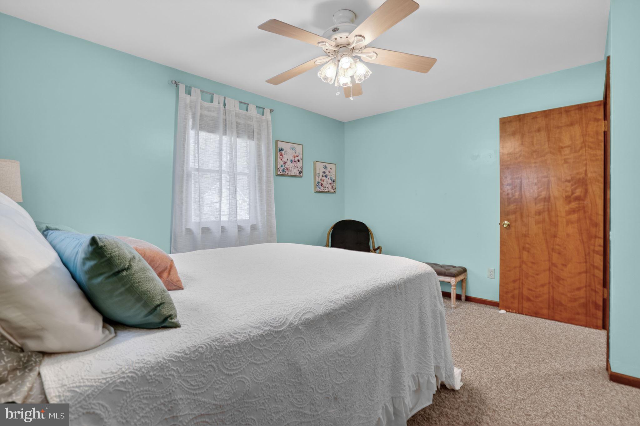 CAPTAIN'S COVE - Residential