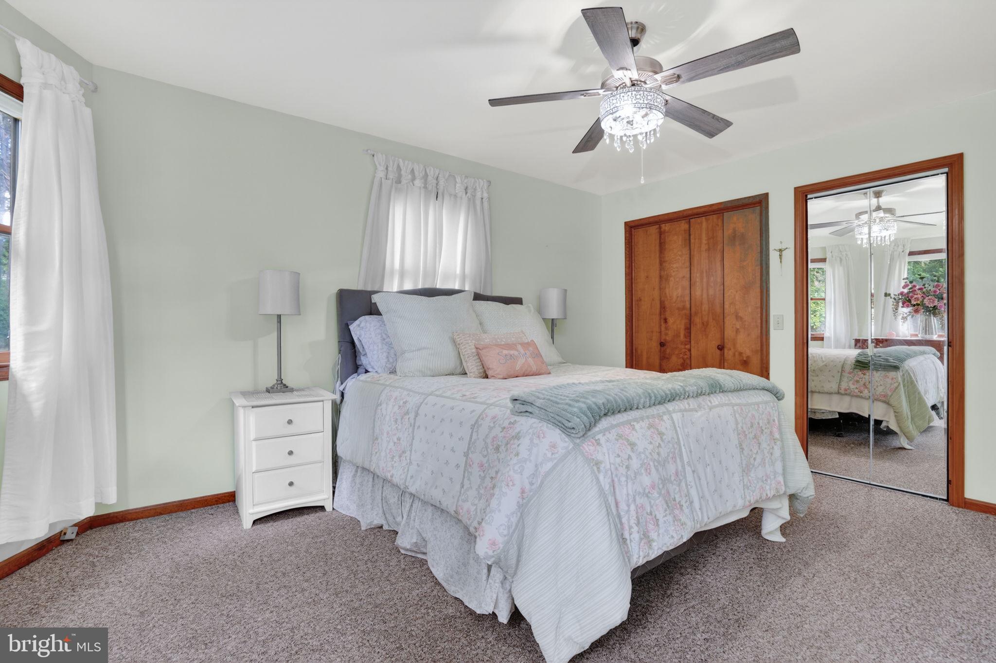 CAPTAIN'S COVE - Residential