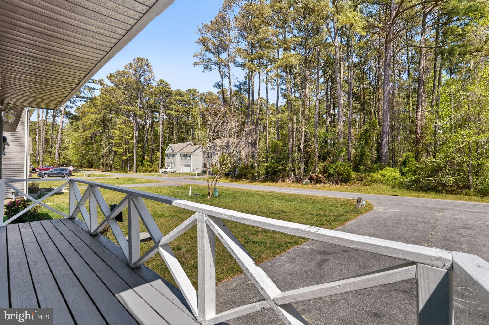 CAPTAIN'S COVE - Residential