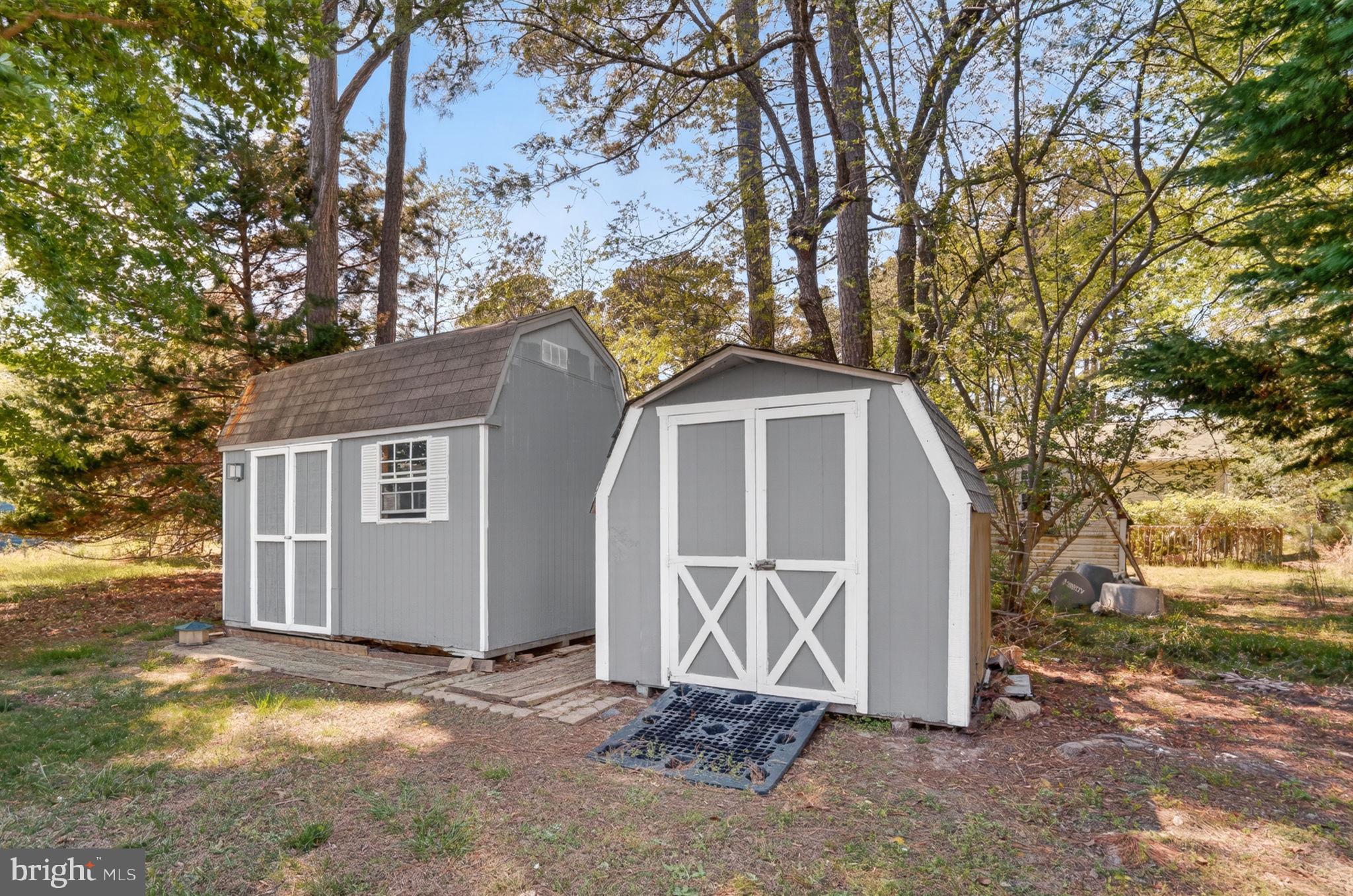 CAPTAIN'S COVE - Residential