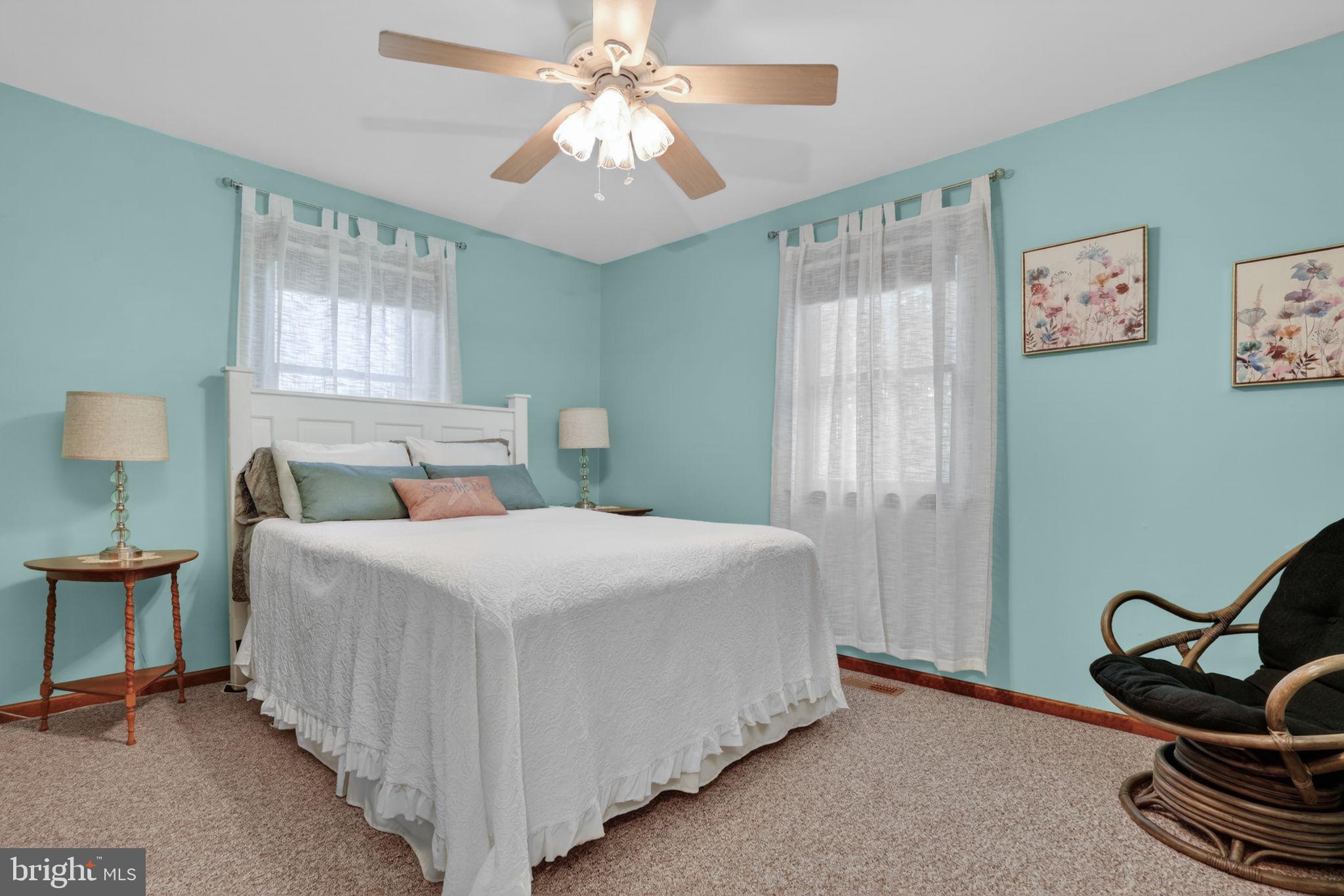 CAPTAIN'S COVE - Residential