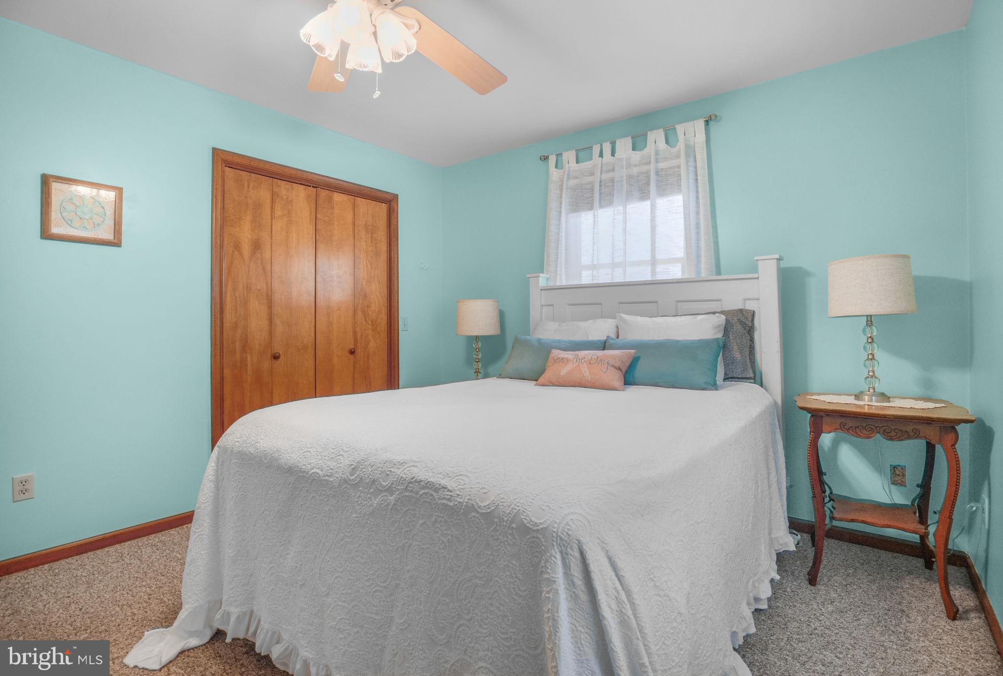 CAPTAIN'S COVE - Residential