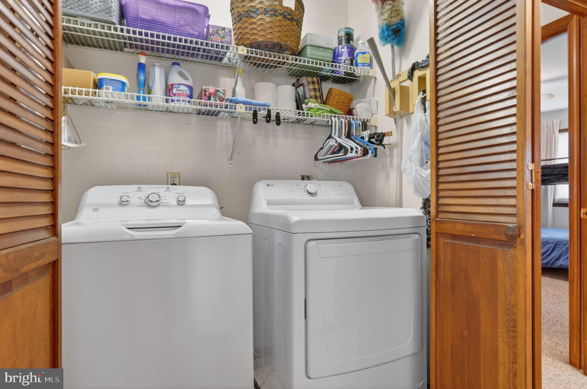 CAPTAIN'S COVE - Residential