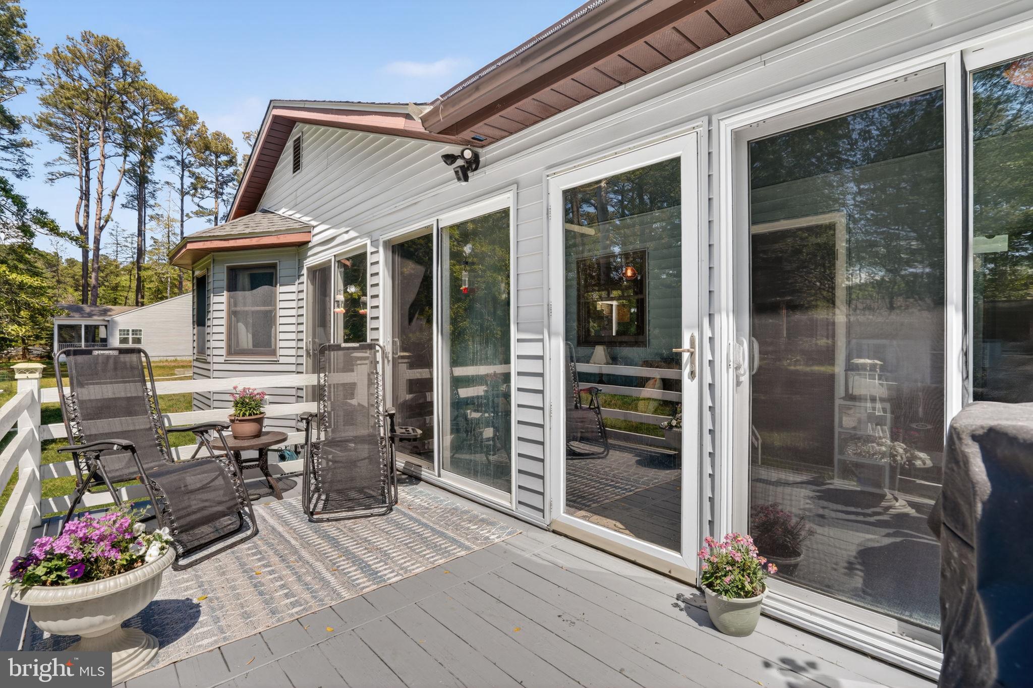 CAPTAIN'S COVE - Residential