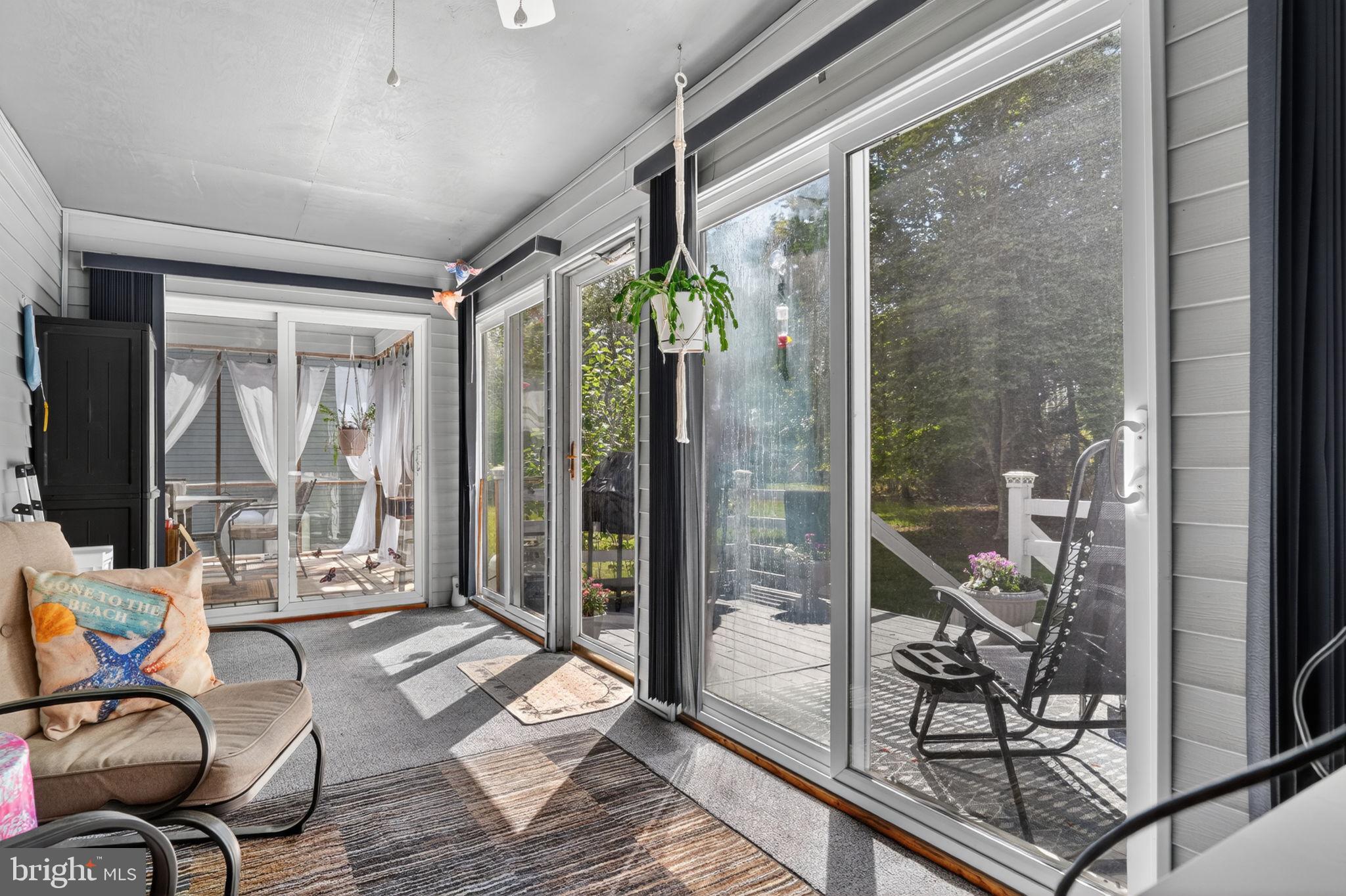 CAPTAIN'S COVE - Residential