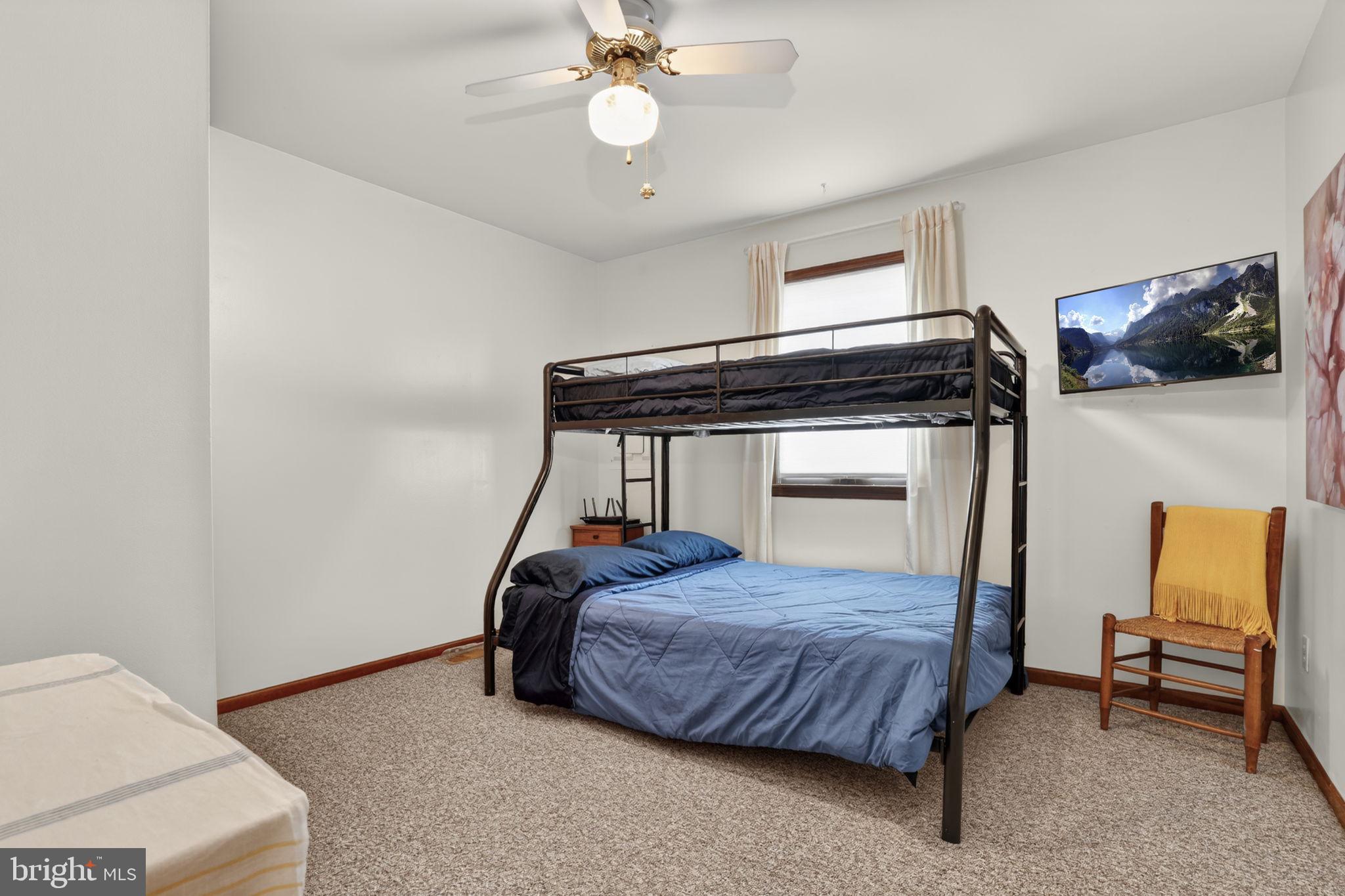 CAPTAIN'S COVE - Residential