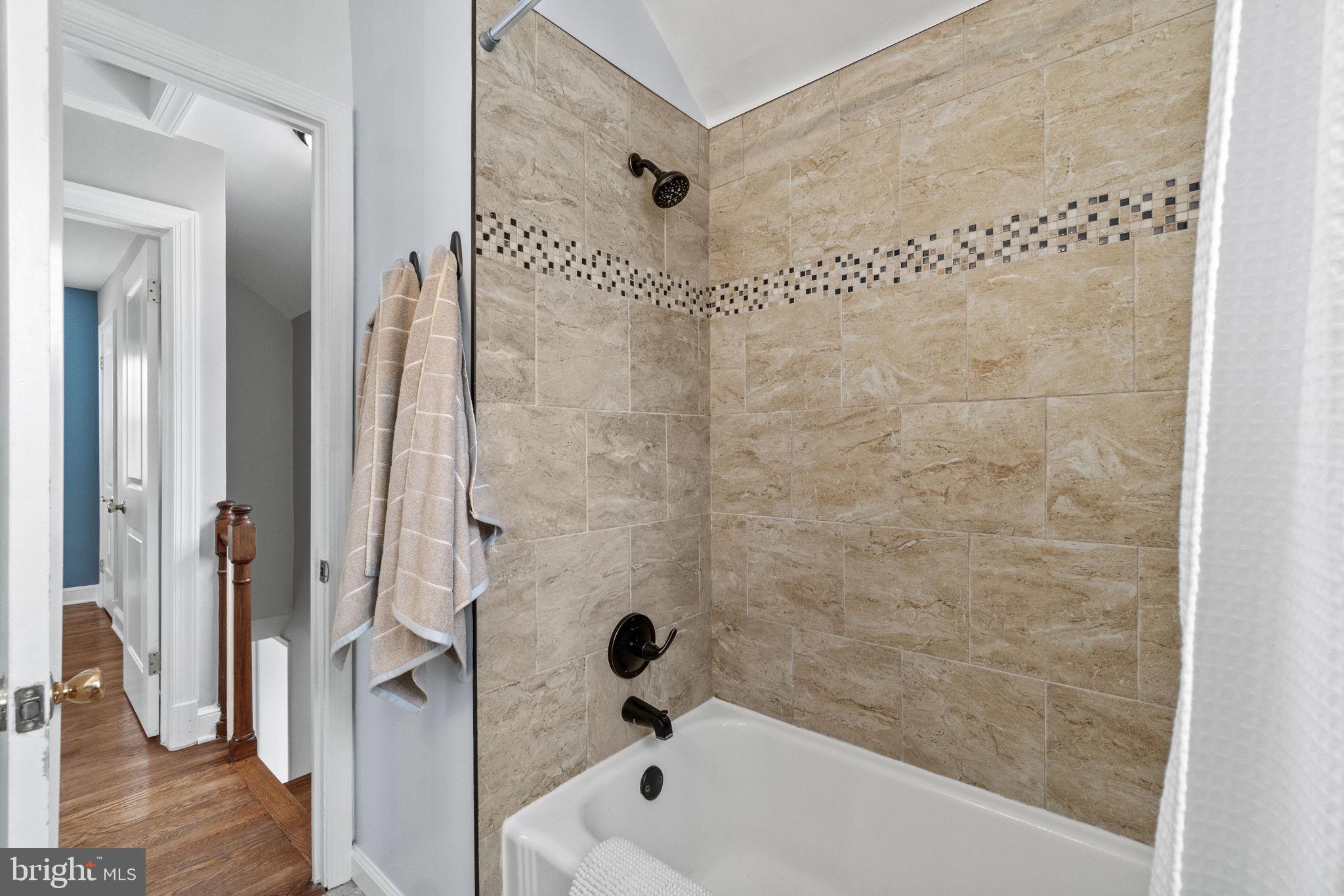 AVONDALE GROVE - Residential