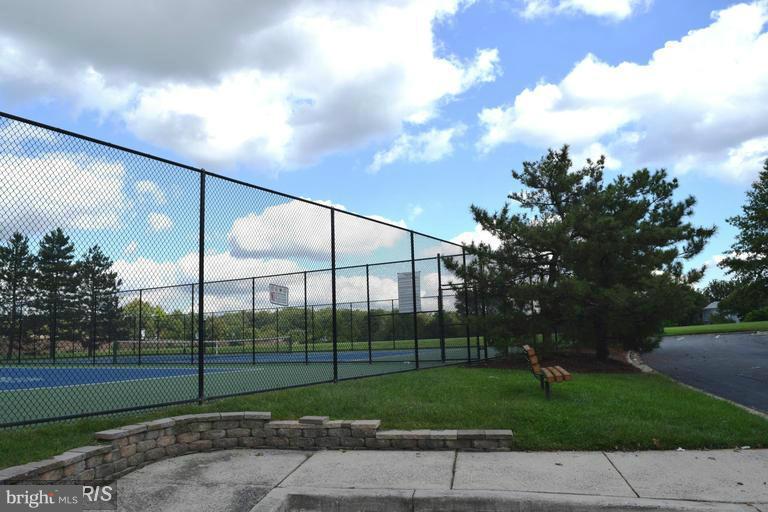 LONGMEAD - Residential