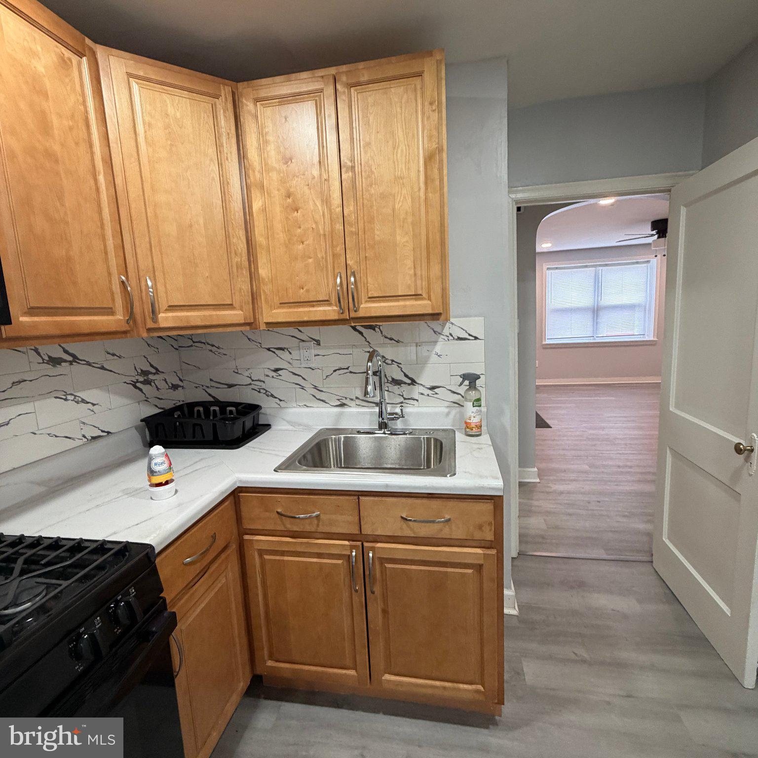 1320 W NEDRO AVENUE