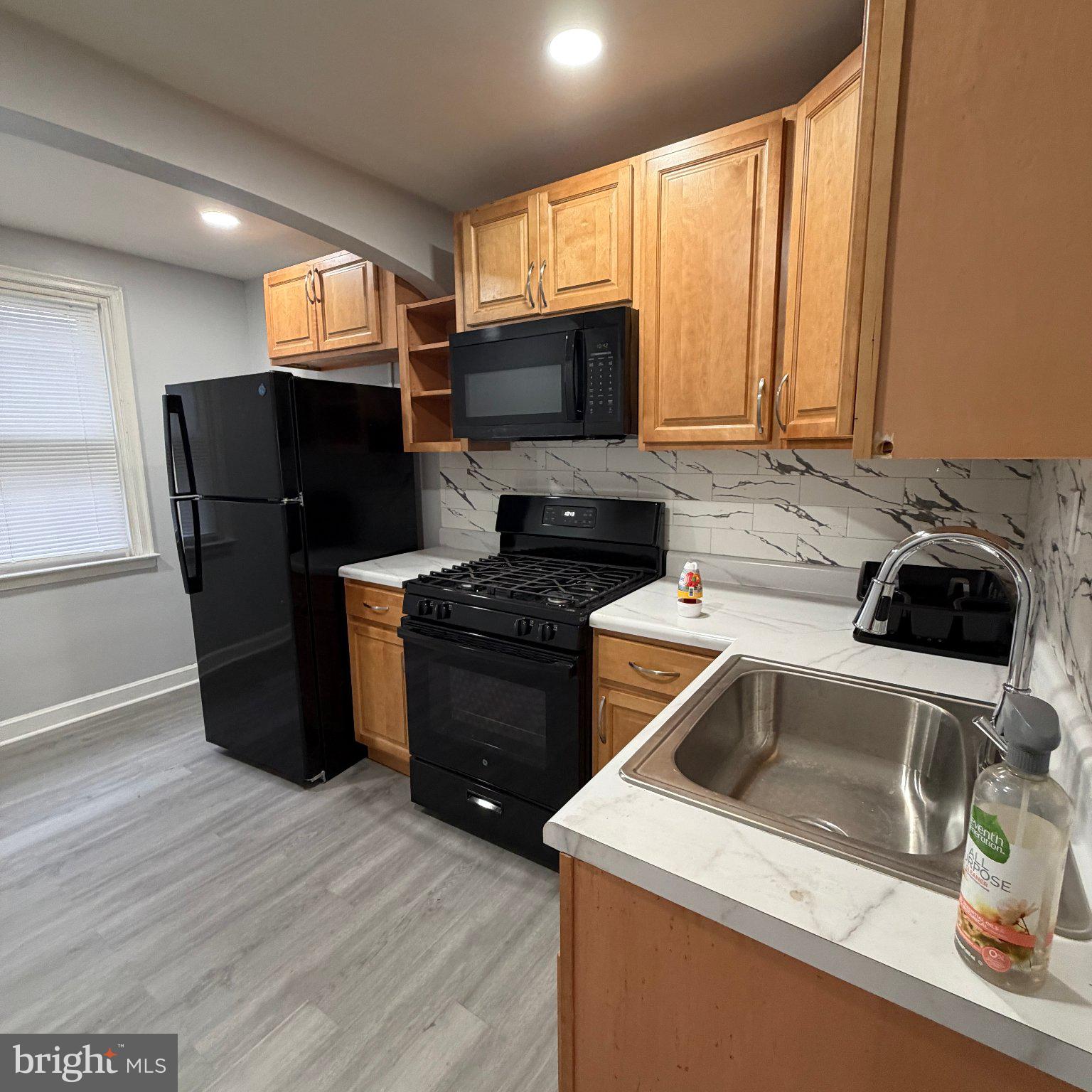 1320 W NEDRO AVENUE