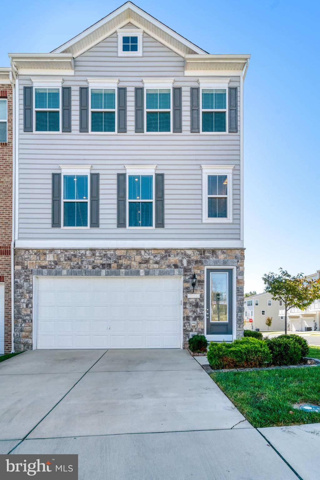 Photo of 5019 Little Martha Way, WOODBRIDGE, VA 22192 (MLS # VAPW2106460)