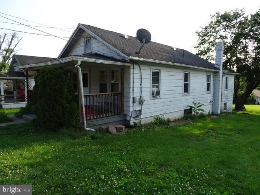 1925 990 sq feet one story bungalow-  living room, kitchen/dining, 3 bedrooms, 1 bath, basement has outside entrance, half cement half dirt floor, forced hot air oil heat; well, septic, replaced windows, 2018 new 30 yr roof. Would make a good starter home or retirement home.
OPEN HOUSES:  Sundays, June 29 & July 6 from 1:00 – 2:00 pm.  AUCTION DATE: Tuesday, July 8th at 6pm.